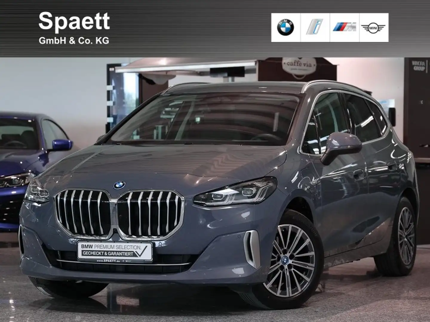 BMW 225 e xDrive Active Tourer DrivAssPlus AHK HUD Šedá - 1