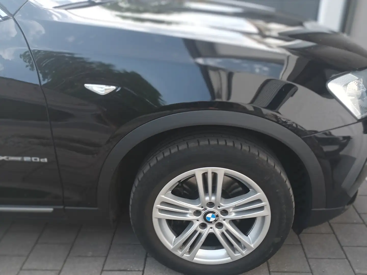 BMW X3 X3 xDrive20d Aut. Schwarz - 1