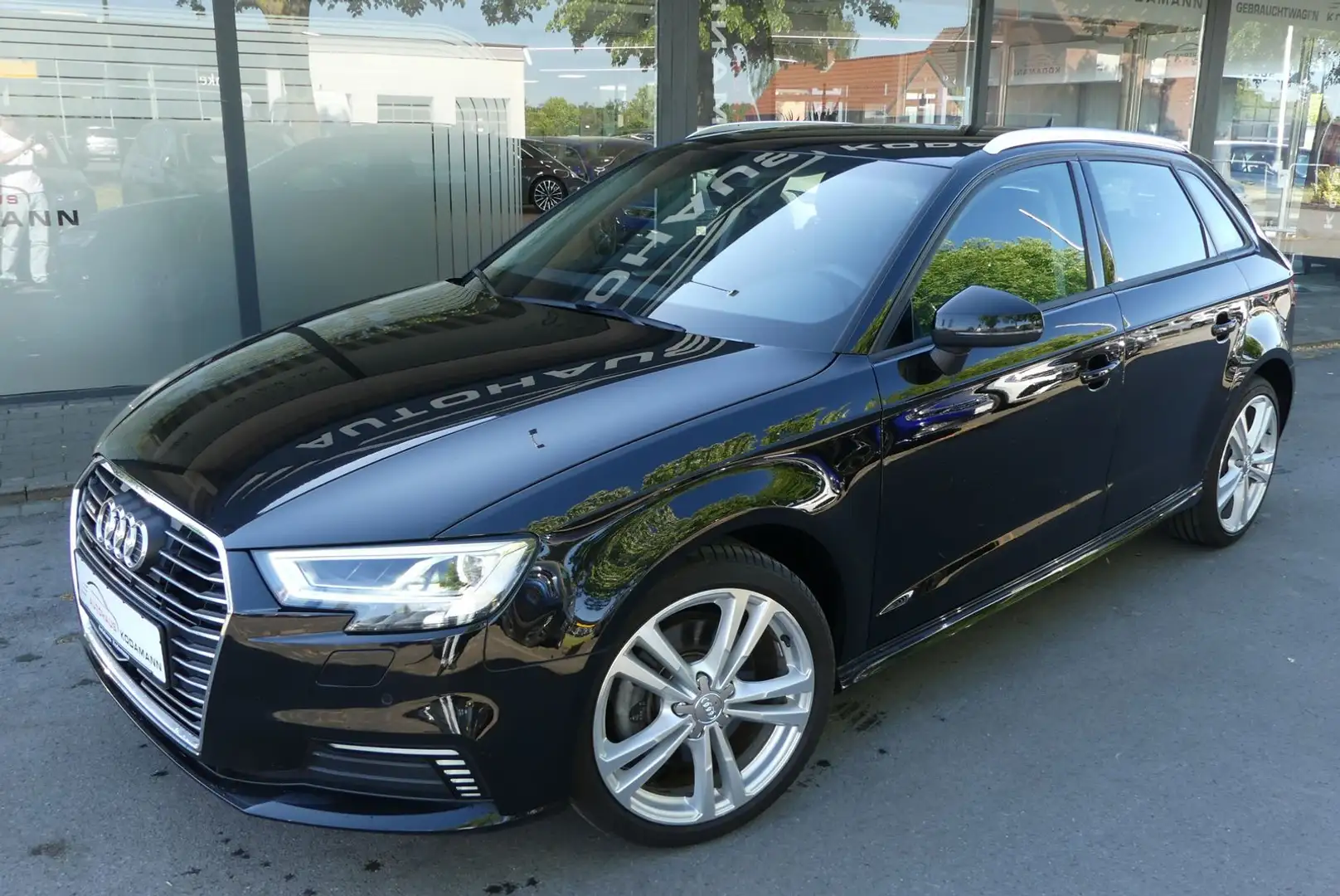 Audi A3 Sportback 40 TFSI e-tron*Kamera*MATRIX*AHK* Schwarz - 2