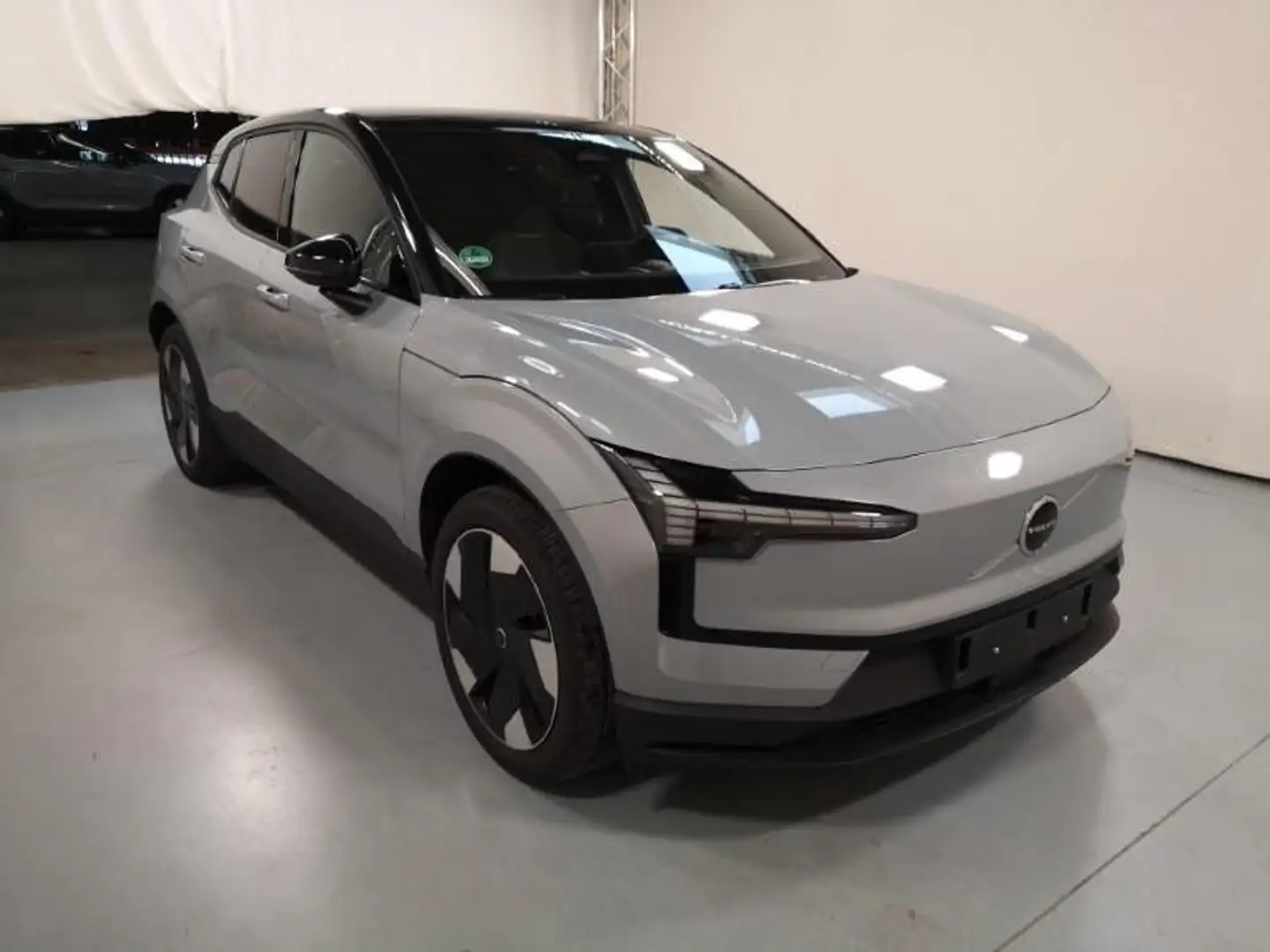 Volvo EX30 Ultra AWD Performance Pure Electric Grau - 2