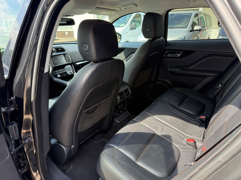 Jaguar F-Pace F-PACE Prestige AWD 30d Bi-Xenon AHK ATM — photo 5