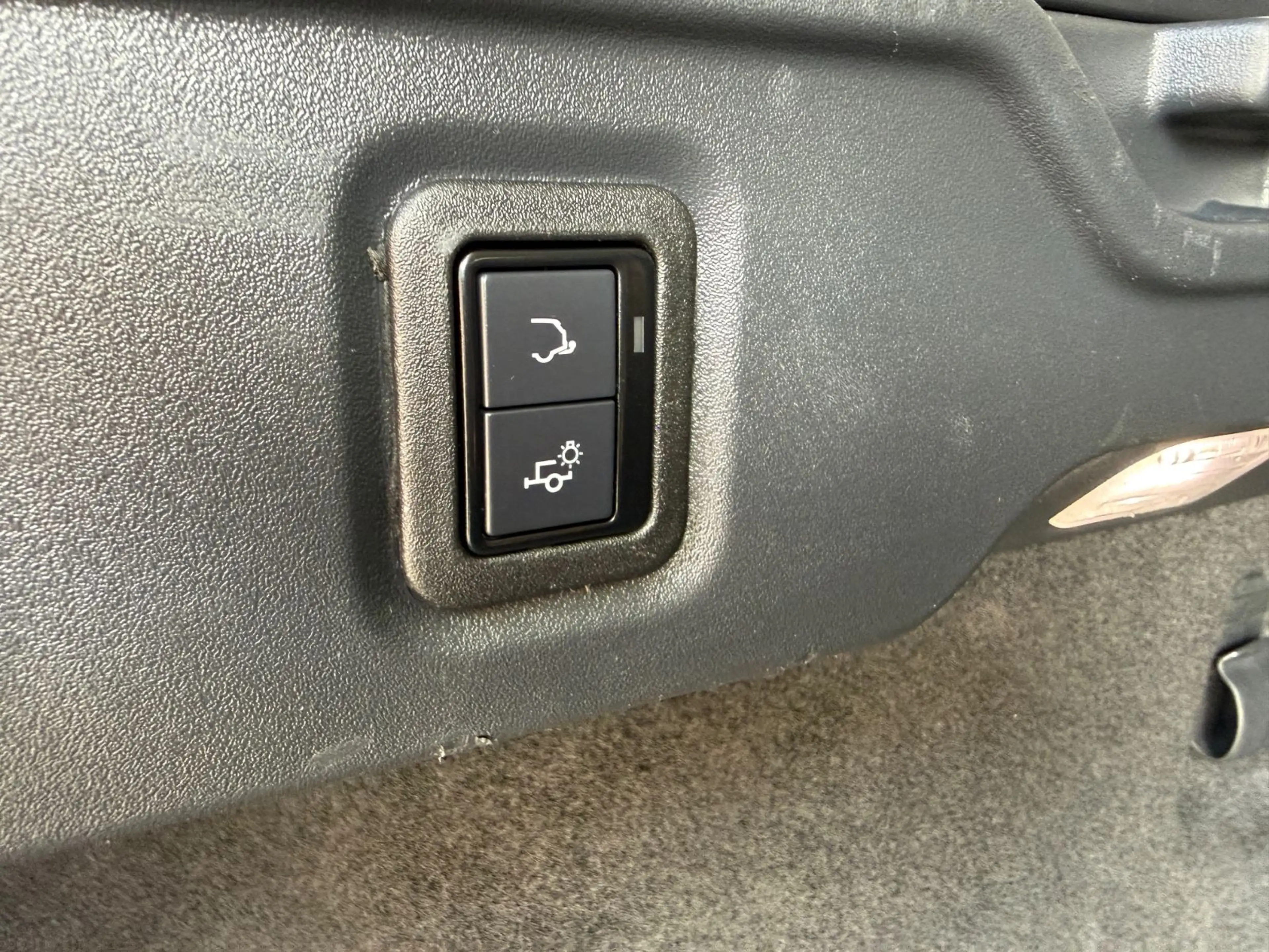 Jaguar F-Pace F-PACE Prestige AWD 30d Bi-Xenon AHK ATM — photo 12