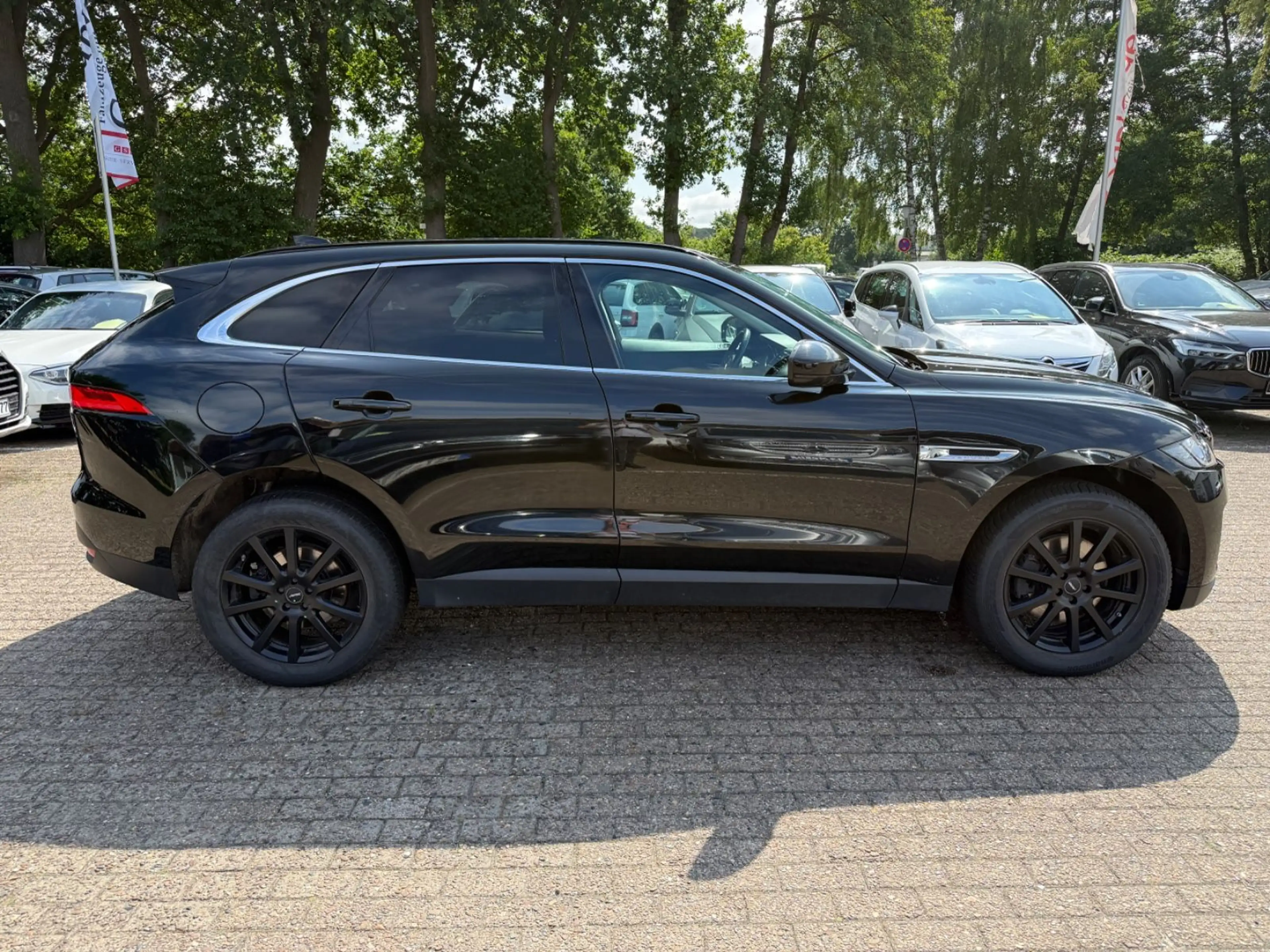 Jaguar F-Pace F-PACE Prestige AWD 30d Bi-Xenon AHK ATM — photo 8