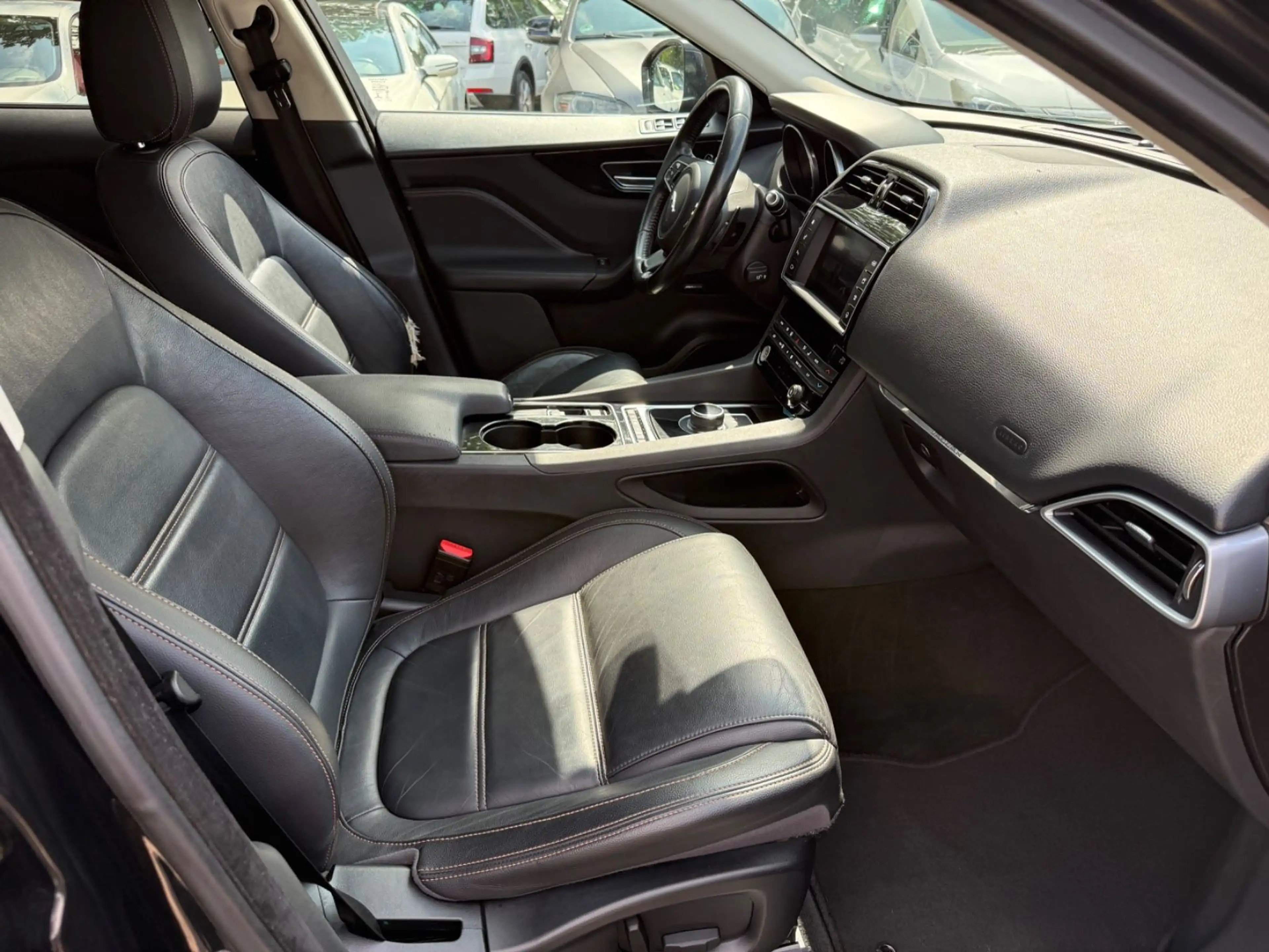 Jaguar F-Pace F-PACE Prestige AWD 30d Bi-Xenon AHK ATM — photo 14