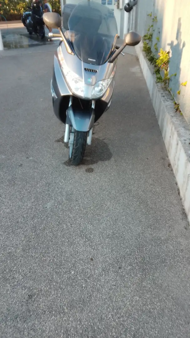 Piaggio X 8 250i Grijs - 2