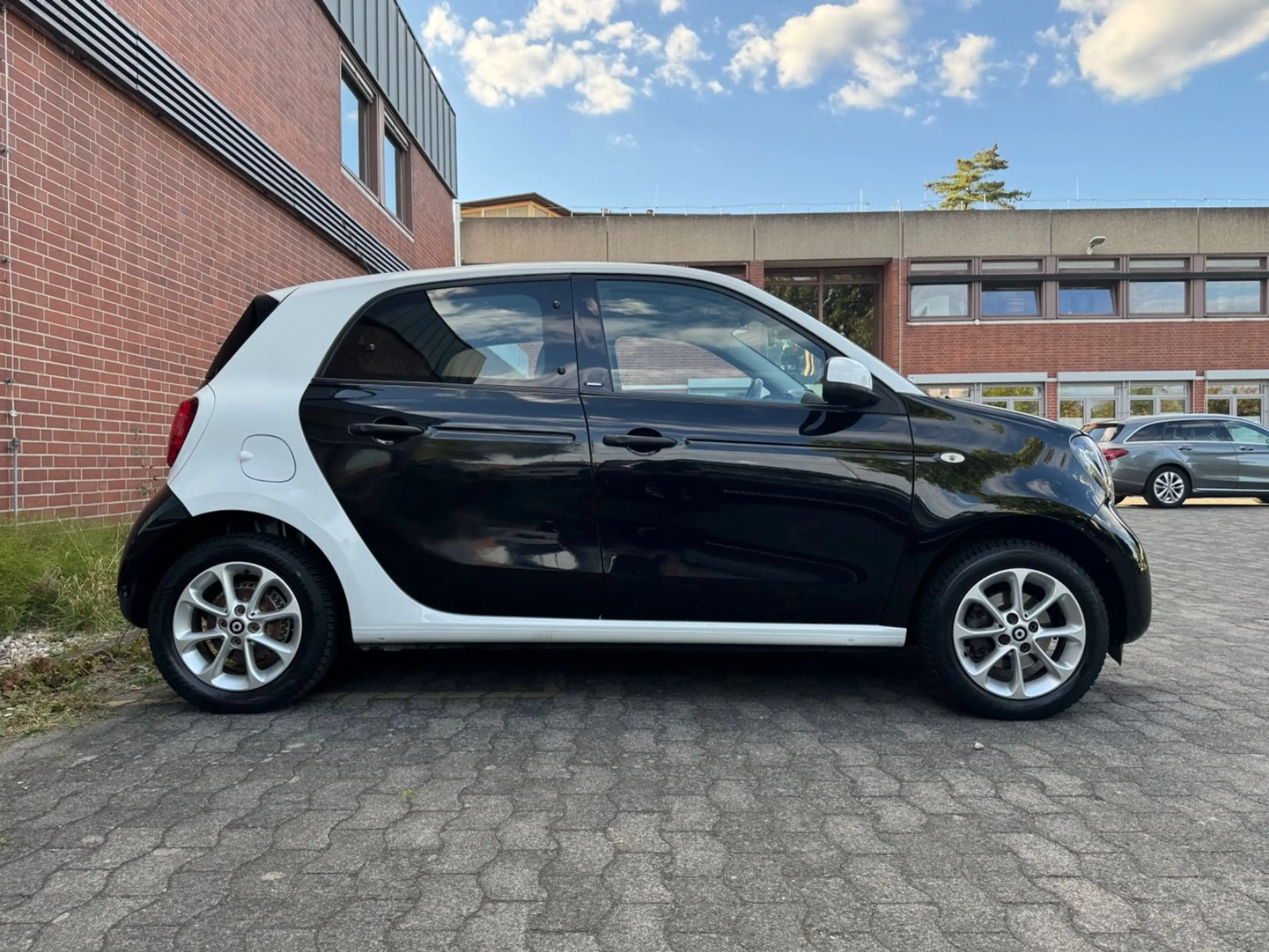 smart forFour *LED*PDC*KLIMAUTOM*TEMPO*AUDIOSYSTEM* — photo 4