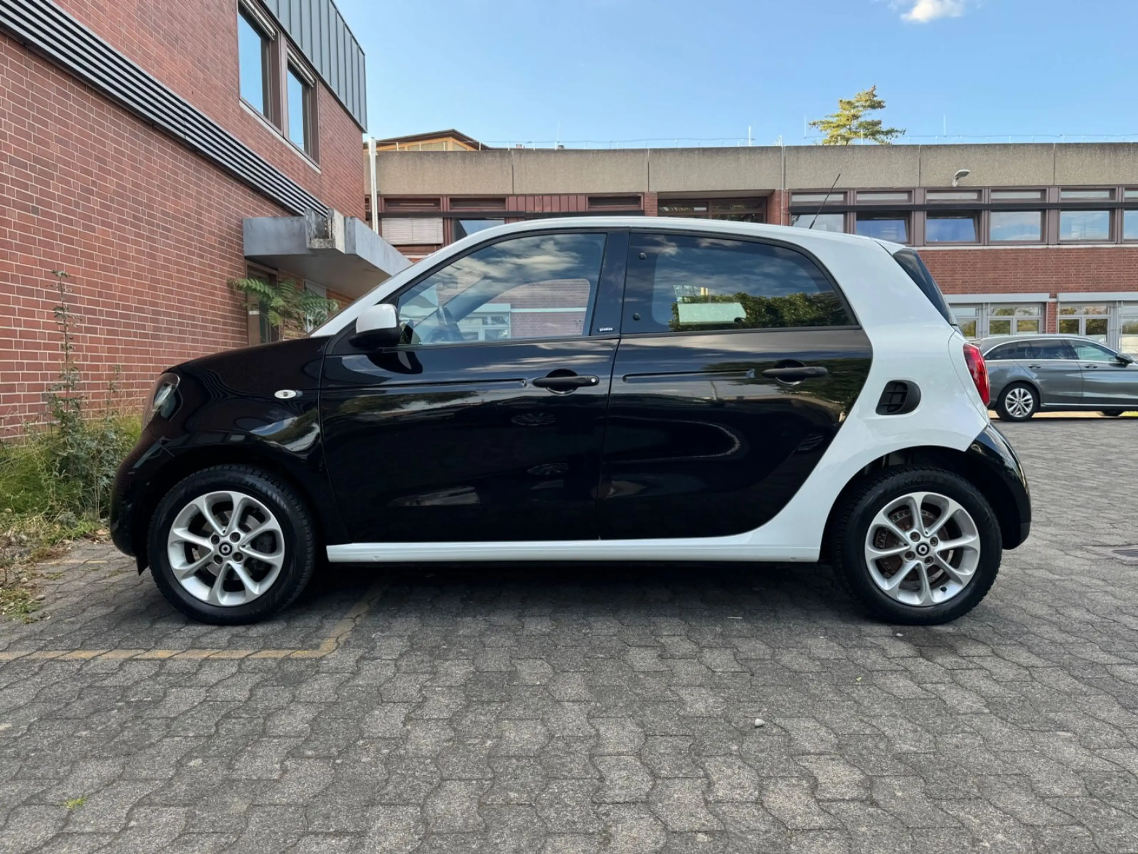 smart forFour *LED*PDC*KLIMAUTOM*TEMPO*AUDIOSYSTEM* — photo 8