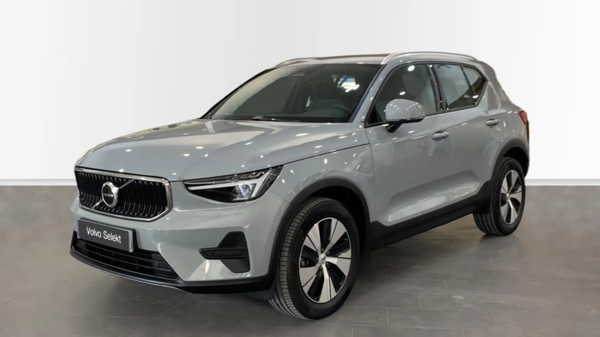 Volvo XC40 CORE, B3 MILD HYBRID, GASOLINA - 1