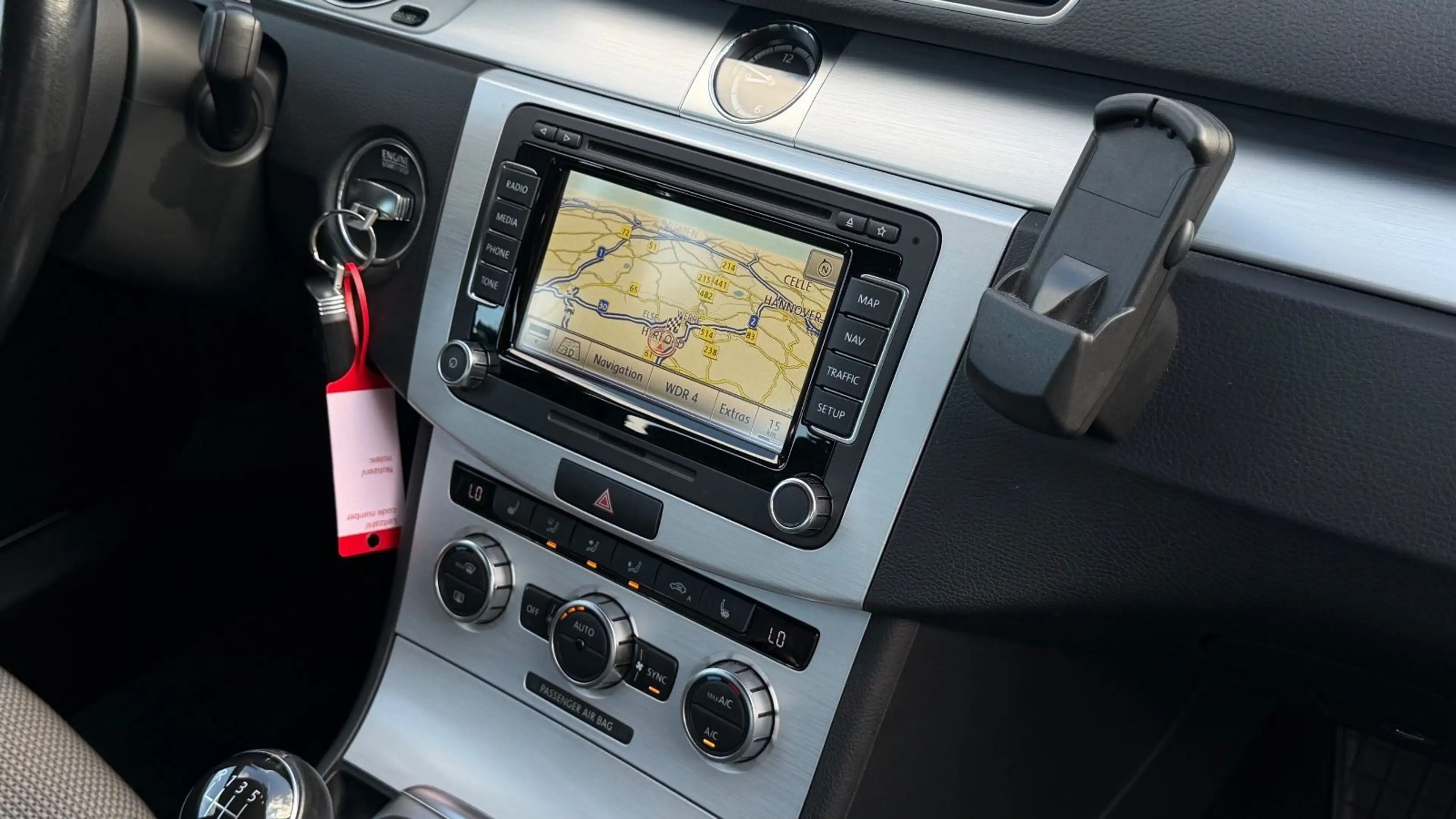 Volkswagen CC Basis BMT *KAMERA*8FACH*NAVI*AHK*XENON*SZHG* — photo 14