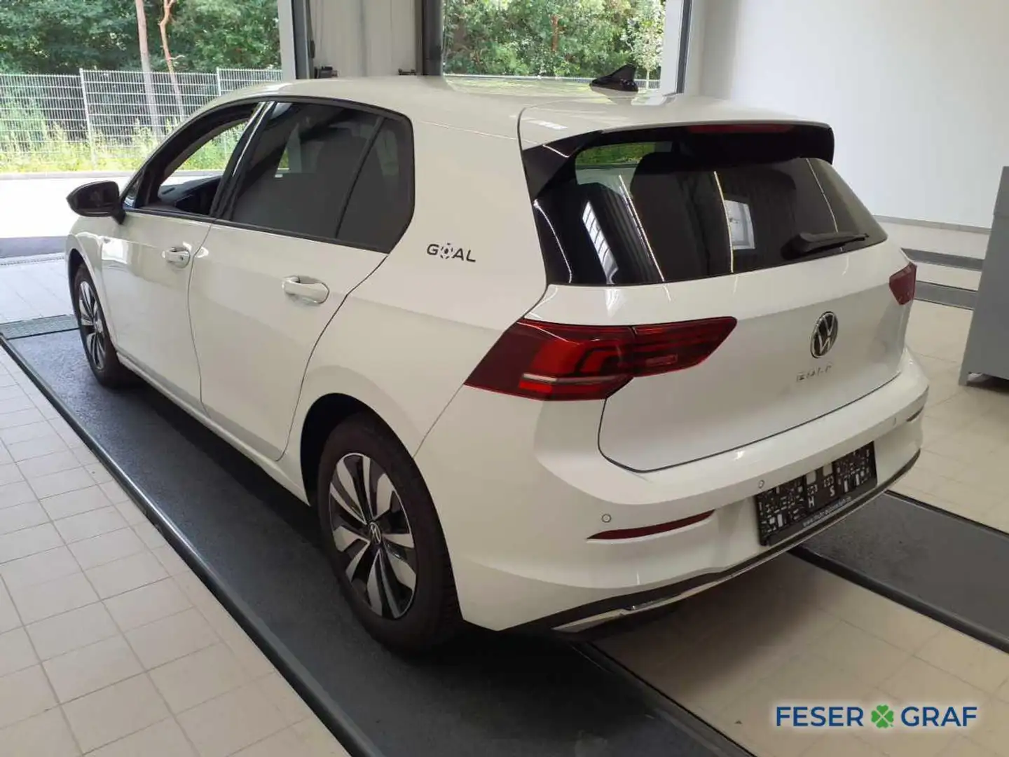 Volkswagen Golf VIII GOAL 2.0 TDI DSG 150PS Weiß - 2