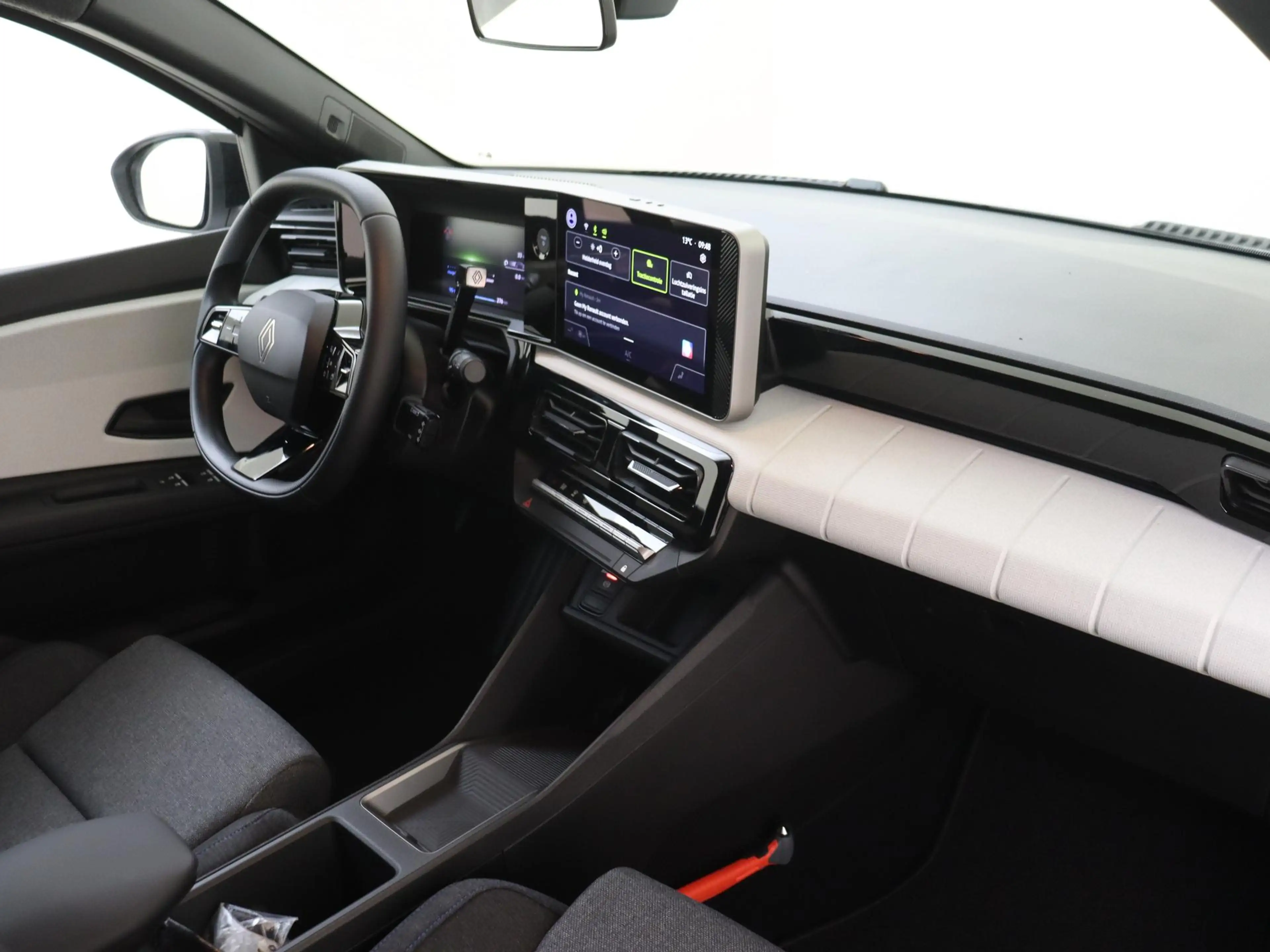 Renault R 4 urban range evolution 40 kWh | Apple & Android Car — photo 5