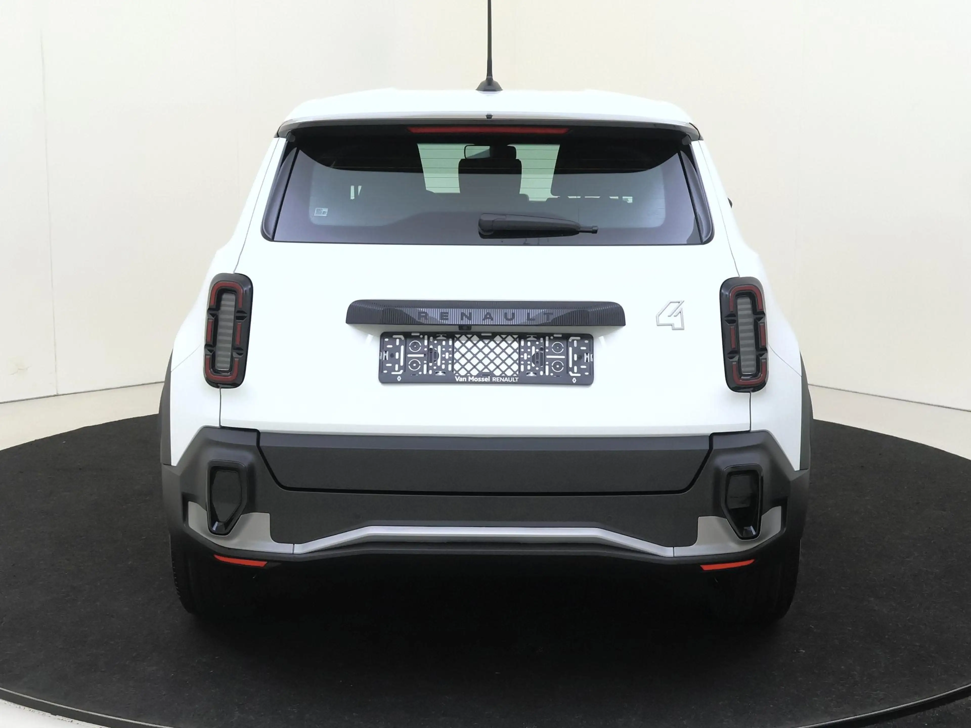 Renault R 4 urban range evolution 40 kWh | Apple & Android Car — photo 7