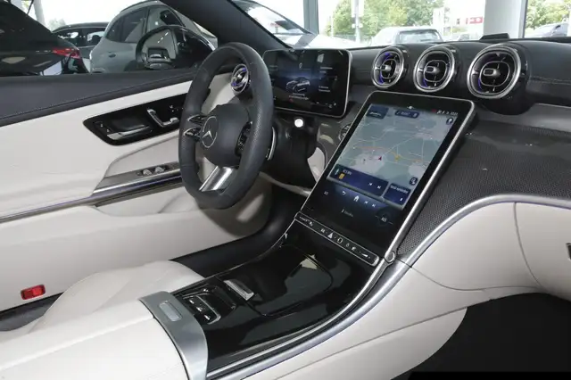 Mercedes-Benz Cle view 8