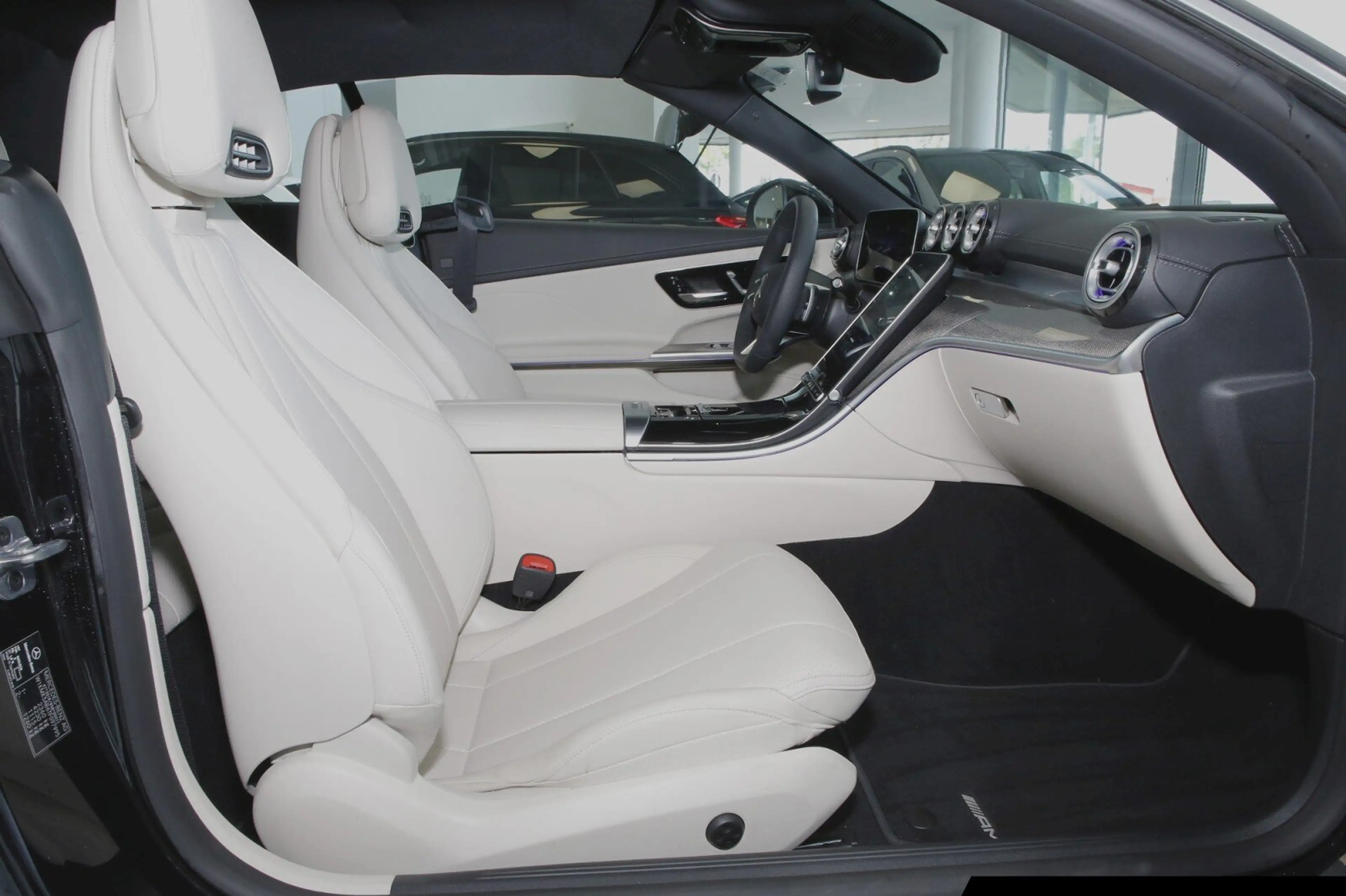 Mercedes-Benz CLE 200 CLE 200 Cabrio AMG 360°/Distr./Leder Beige — photo 6