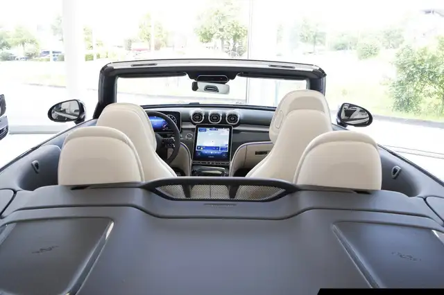 Mercedes-Benz Cle view 16