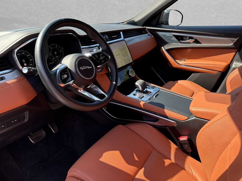 Jaguar F-Pace Diesel D300 AWD R-Dynamic SE — photo 3