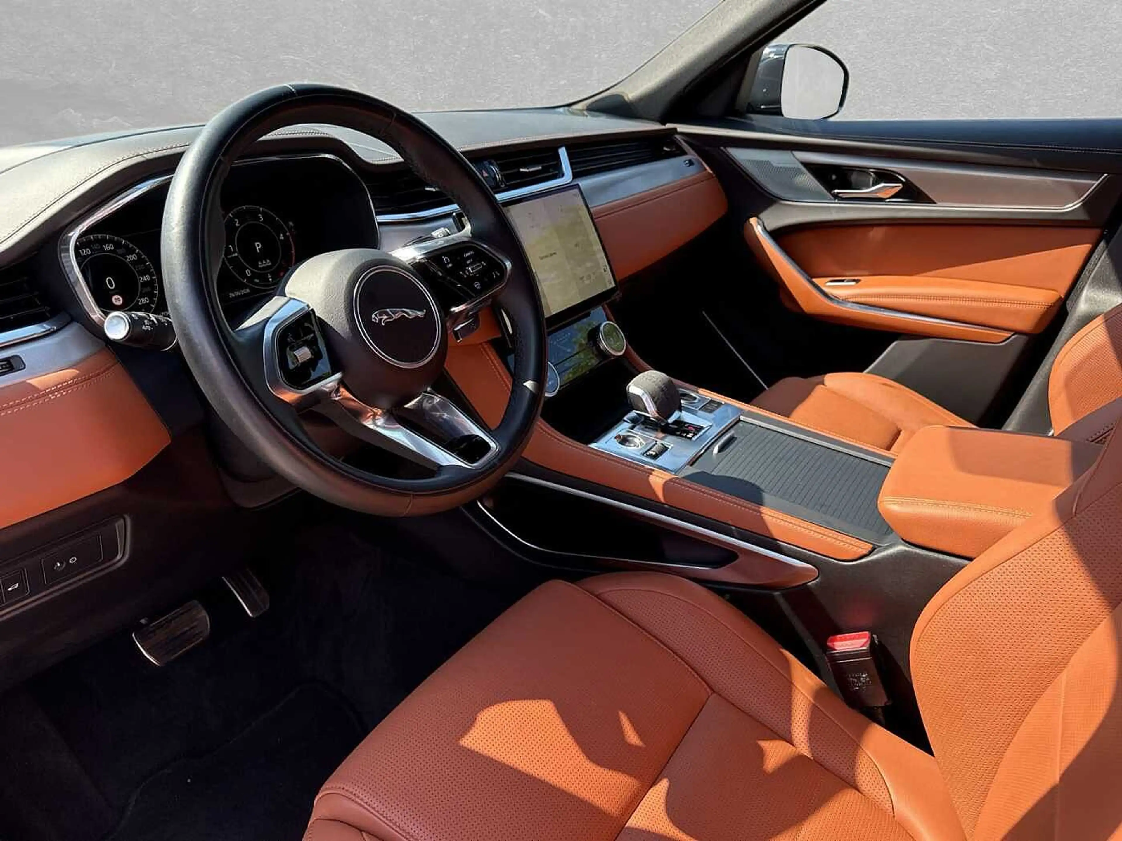 Jaguar F-Pace Diesel D300 AWD R-Dynamic SE — photo 3