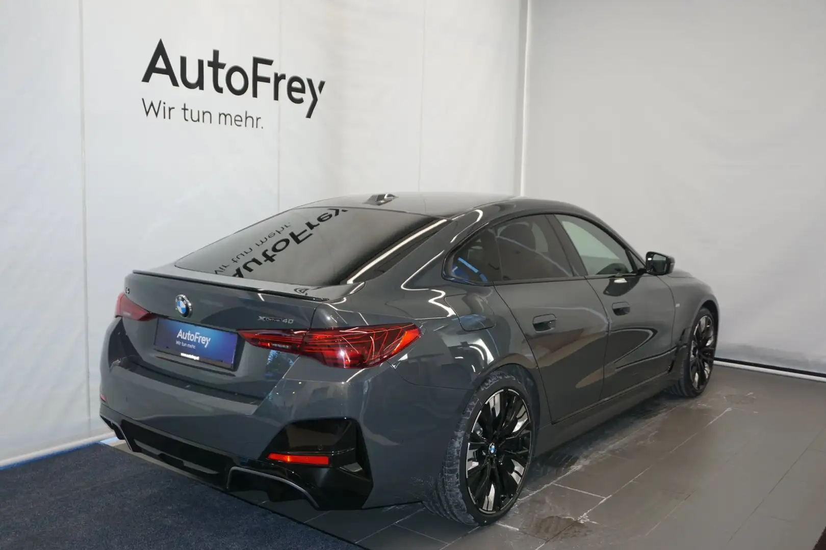 BMW i4 Gran Coupe xDrive40 81,1kWh Grau - 2