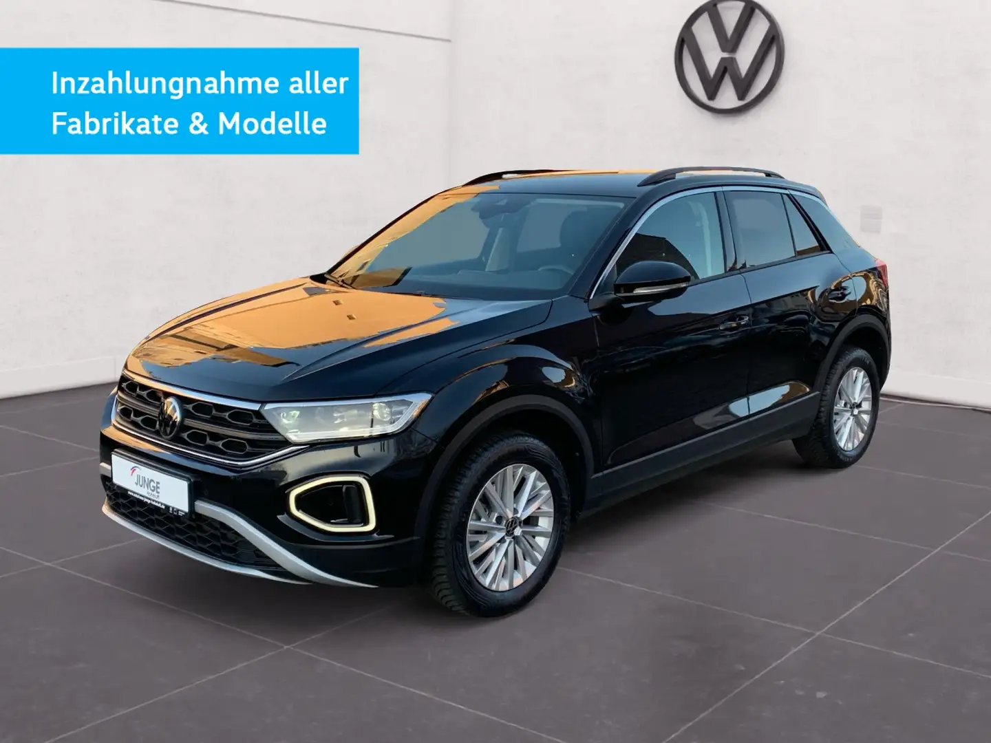 Volkswagen T-Roc Life 1.0 TSI 2,49% NAV LED PDC SHZ Schwarz - 2