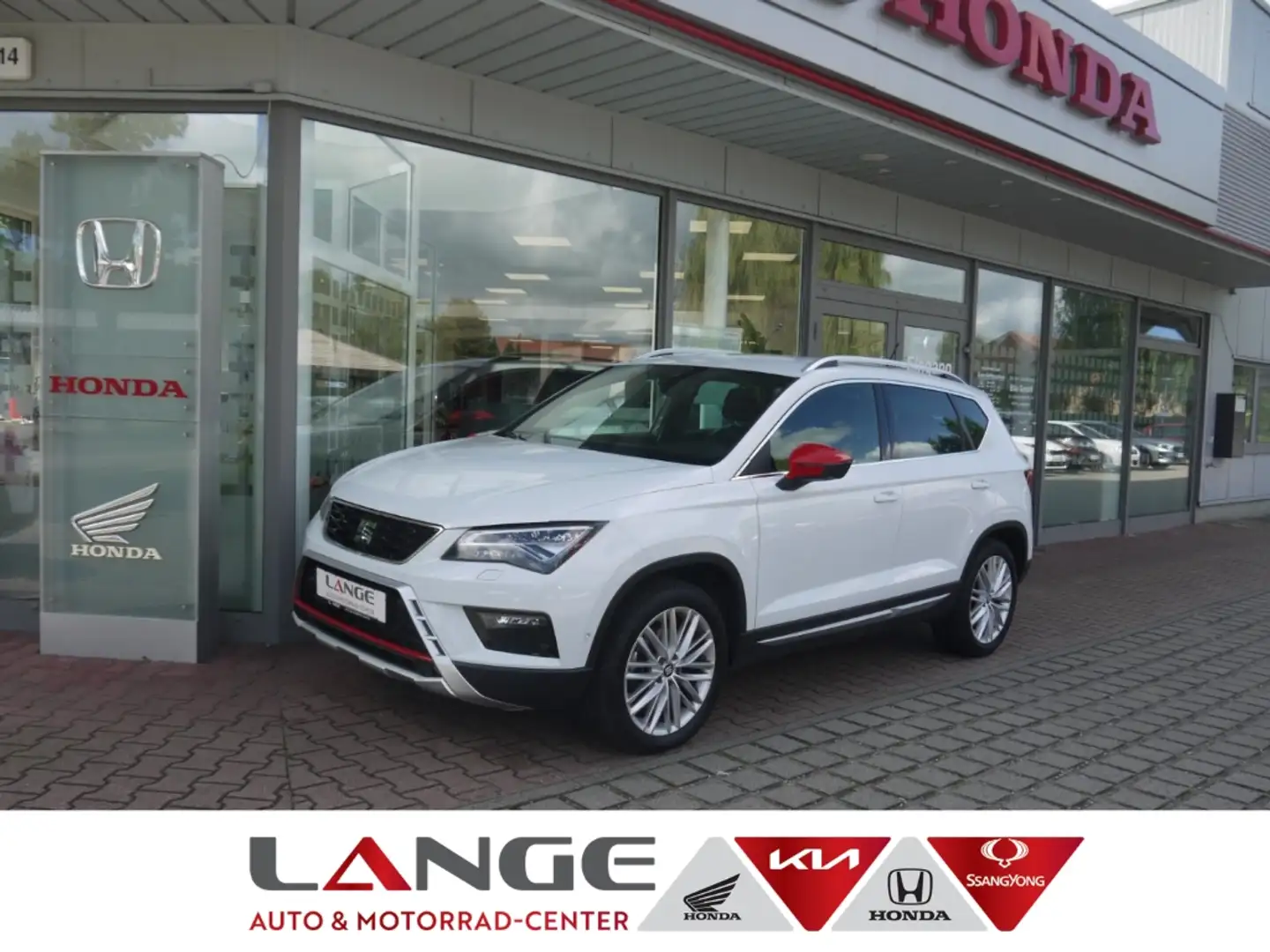 SEAT Ateca TSI 2.0 Xcellence 4Drive StandHZG Navi Leder LED A Bianco - 1
