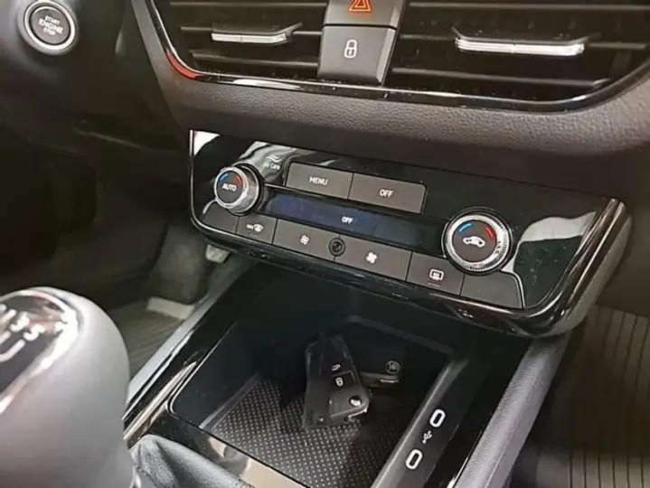 Škoda Kamiq 1.0 TSI DSG Selection 2026, foto 8