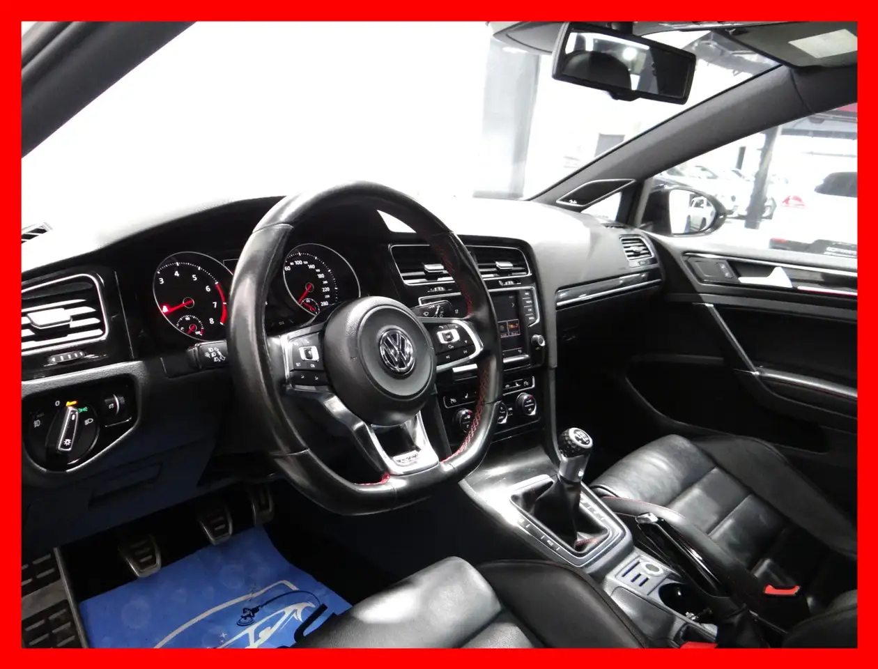 Volkswagen Golf GTI снимка Volkswagen Golf GTI