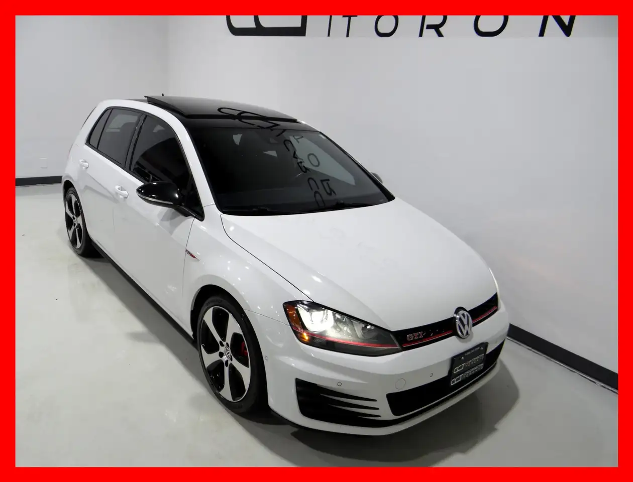 Volkswagen Golf GTI снимка Volkswagen Golf GTI