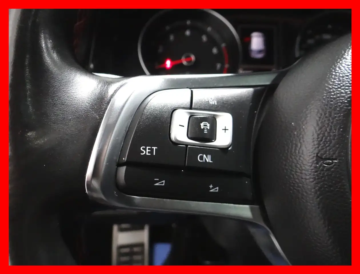 Volkswagen Golf GTI снимка Volkswagen Golf GTI