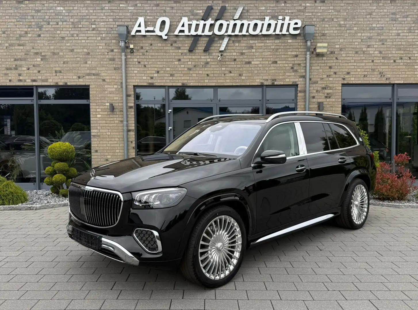 Mercedes-Benz GLS 600 Maybach 4Matic Чорний - 1