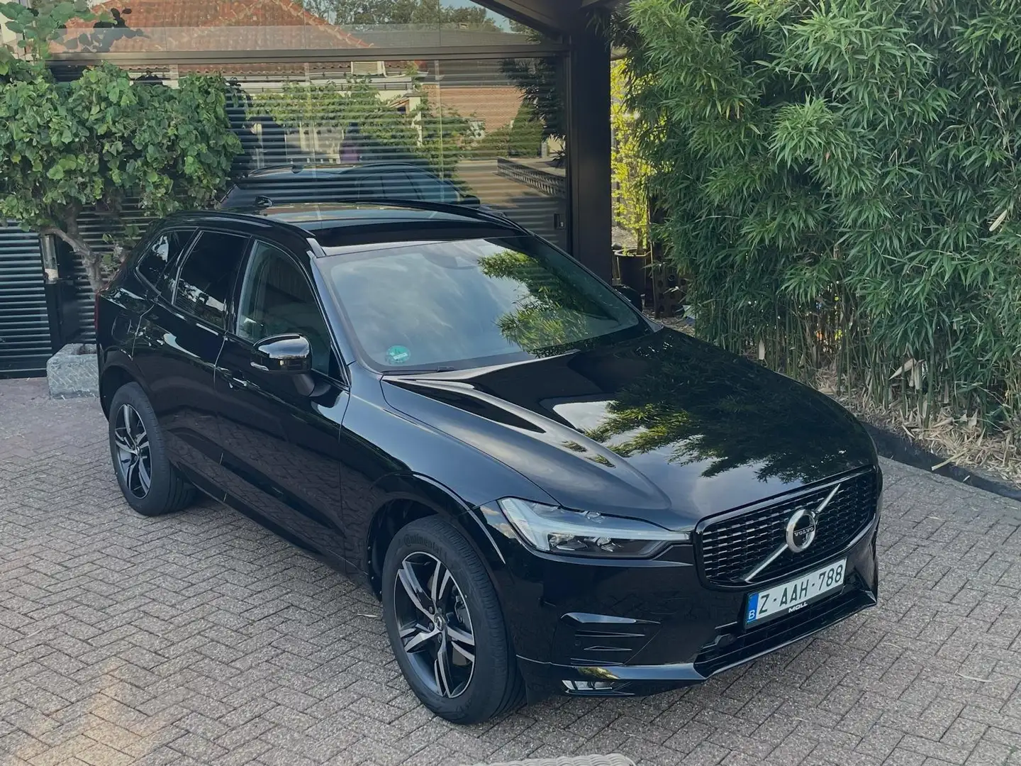 Volvo XC60 R-Design, B4 Mild-Hybrid Benzine Noir - 1