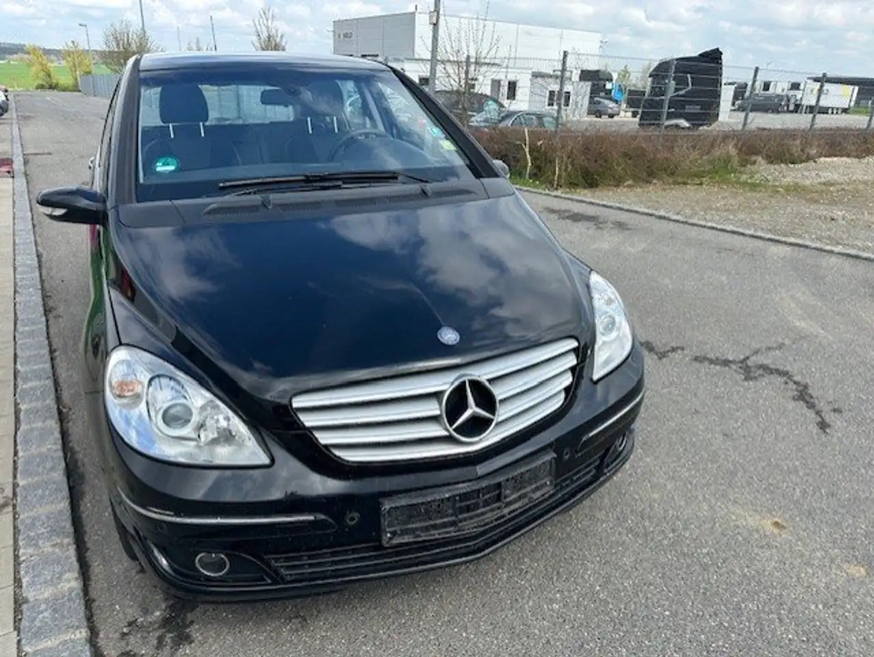 Mercedes-Benz B 200