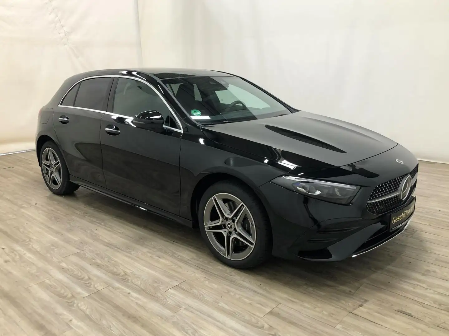 Mercedes-Benz A 250 e AMG Pano*MULTIBEAM*Memory*AHK*Distro*Kam Schwarz - 2