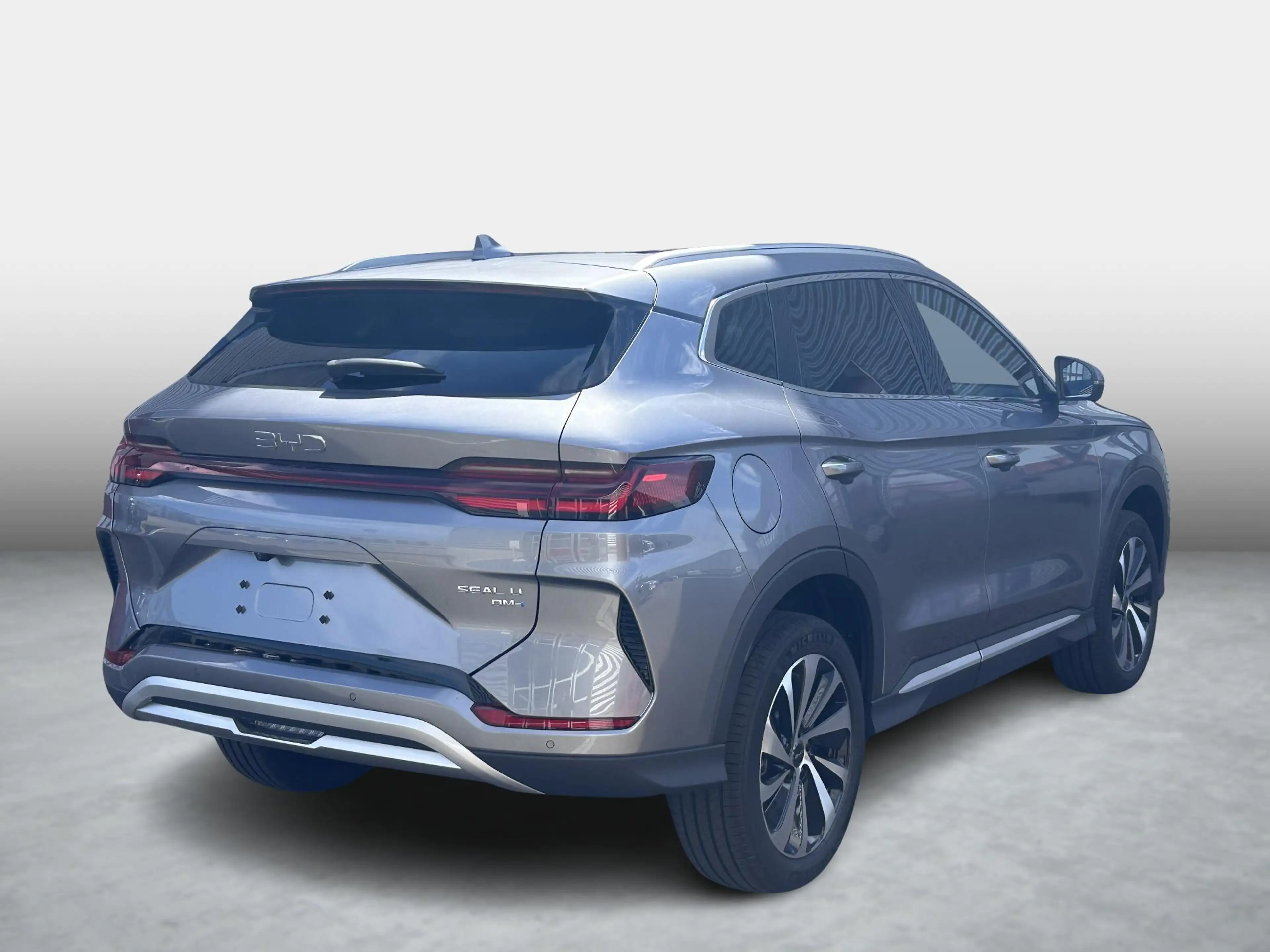 BYD Seal U 1.5 DM-i FWD Boost — photo 2