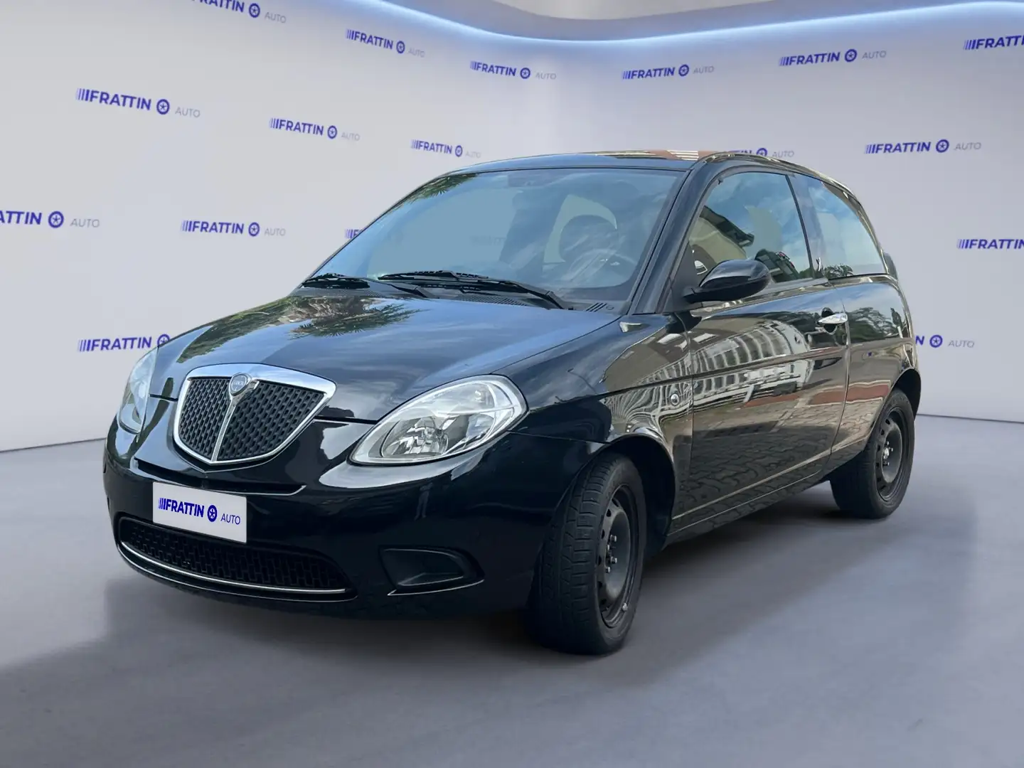 Lancia Ypsilon 1.2 Oro Giallo Schwarz - 1