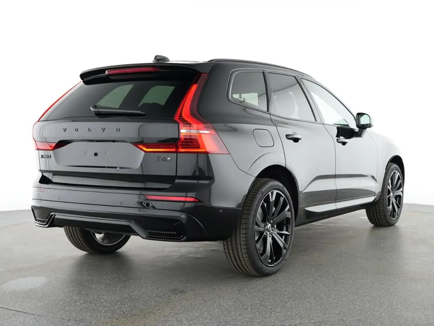 Volvo XC60 Plus Black Edition Recharge Plug-In Hybrid AWD Sta Schwarz - 2