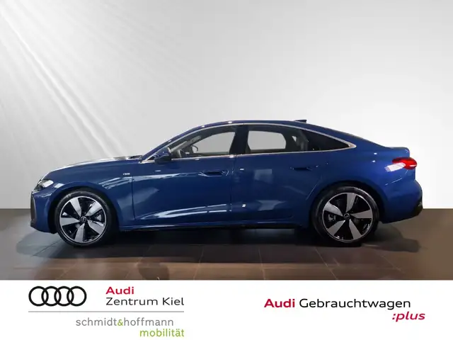Audi A5 view 3