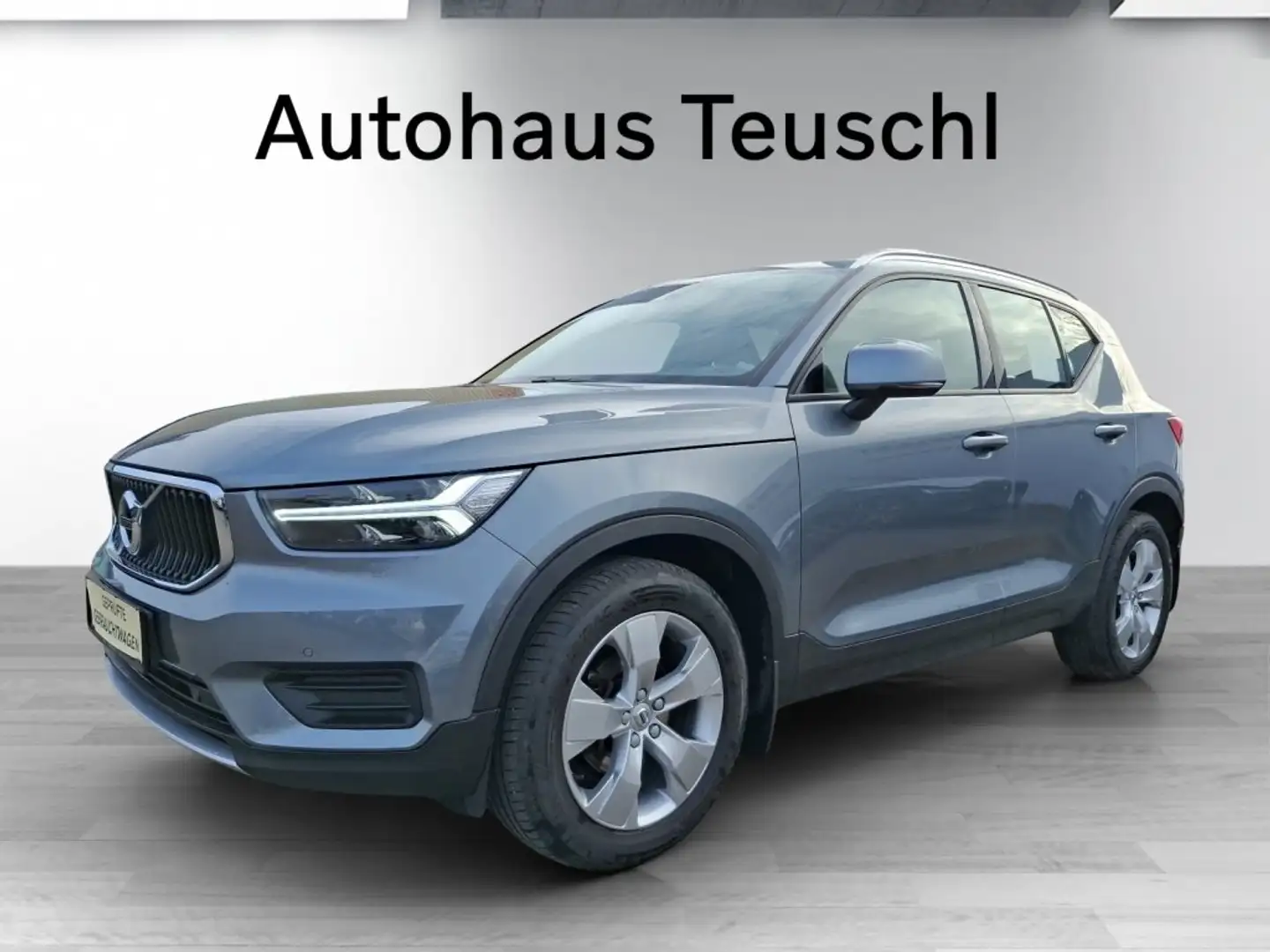 Volvo XC40 D3 Geartronic Momentum Grau - 1