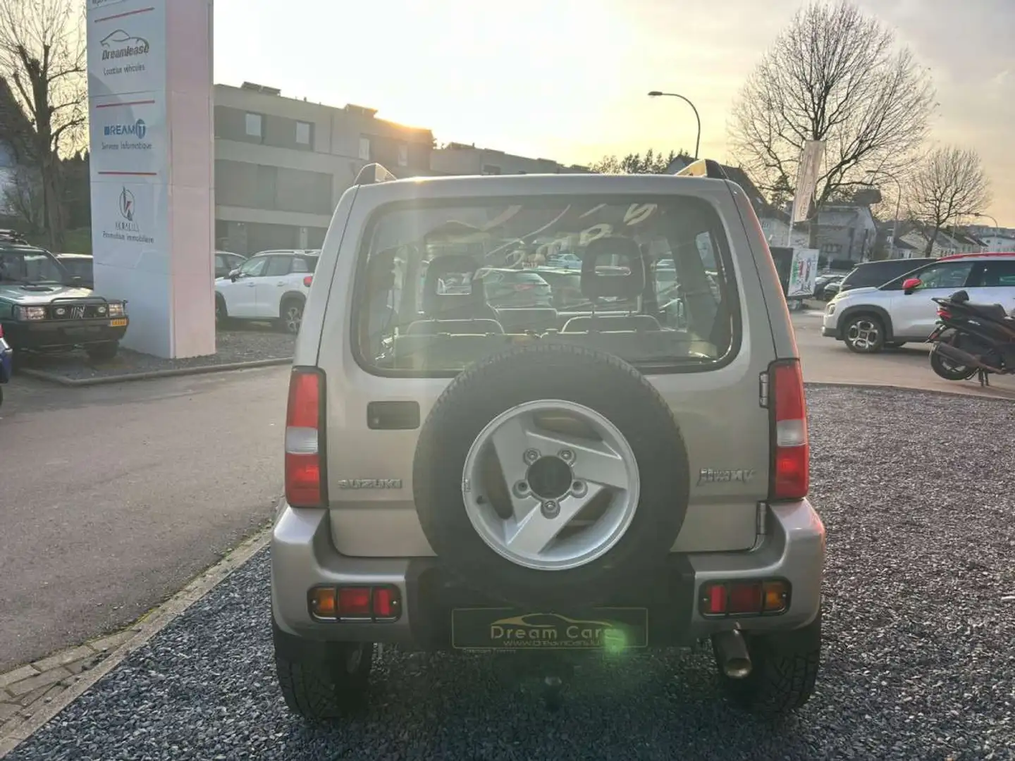 Suzuki Jimny 1.3i Gris - 2