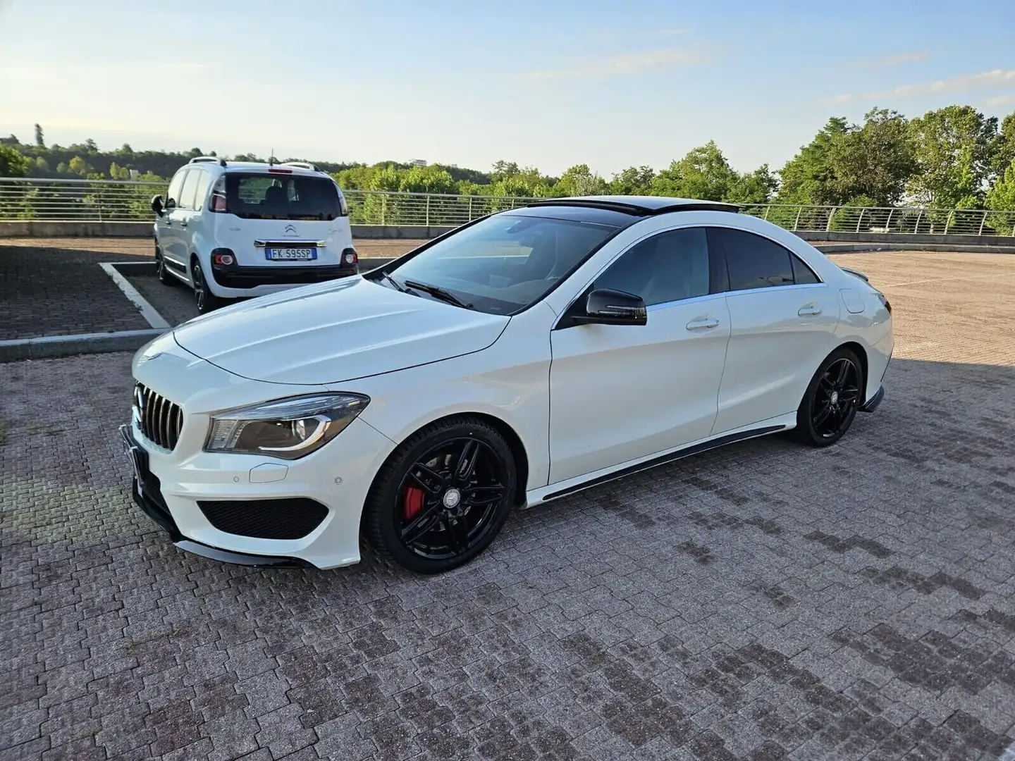 Mercedes-Benz CLA 250 CLA 250 Automatic Premium Weiß - 2