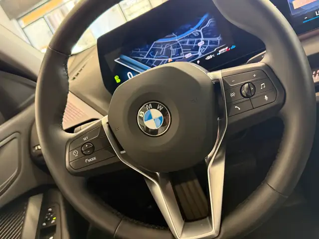 BMW 1 Series view 16