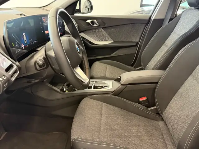 BMW 1 Series view 9
