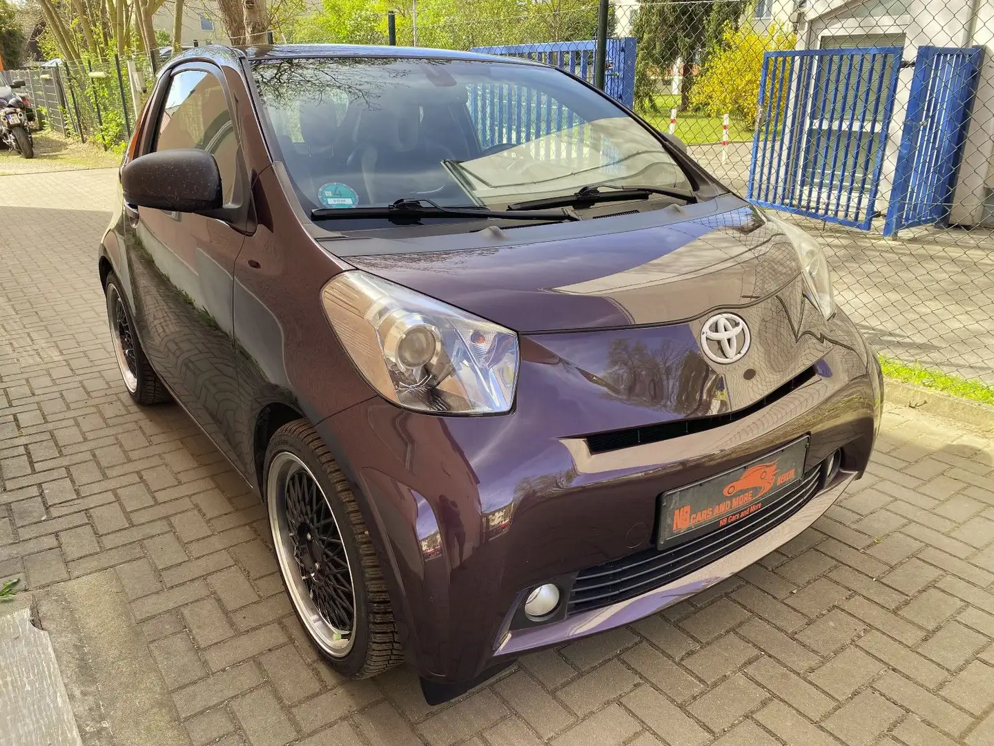 Toyota iQ iQ + Teilleder, Keyless, Klima, 17 Zoll !!! Burdeos - 1