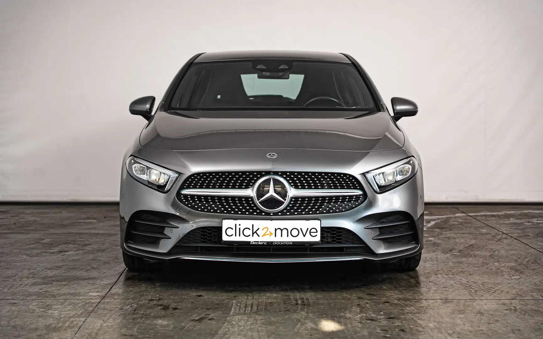 Mercedes-Benz A 180 A 180 AMG Line Grijs - 2