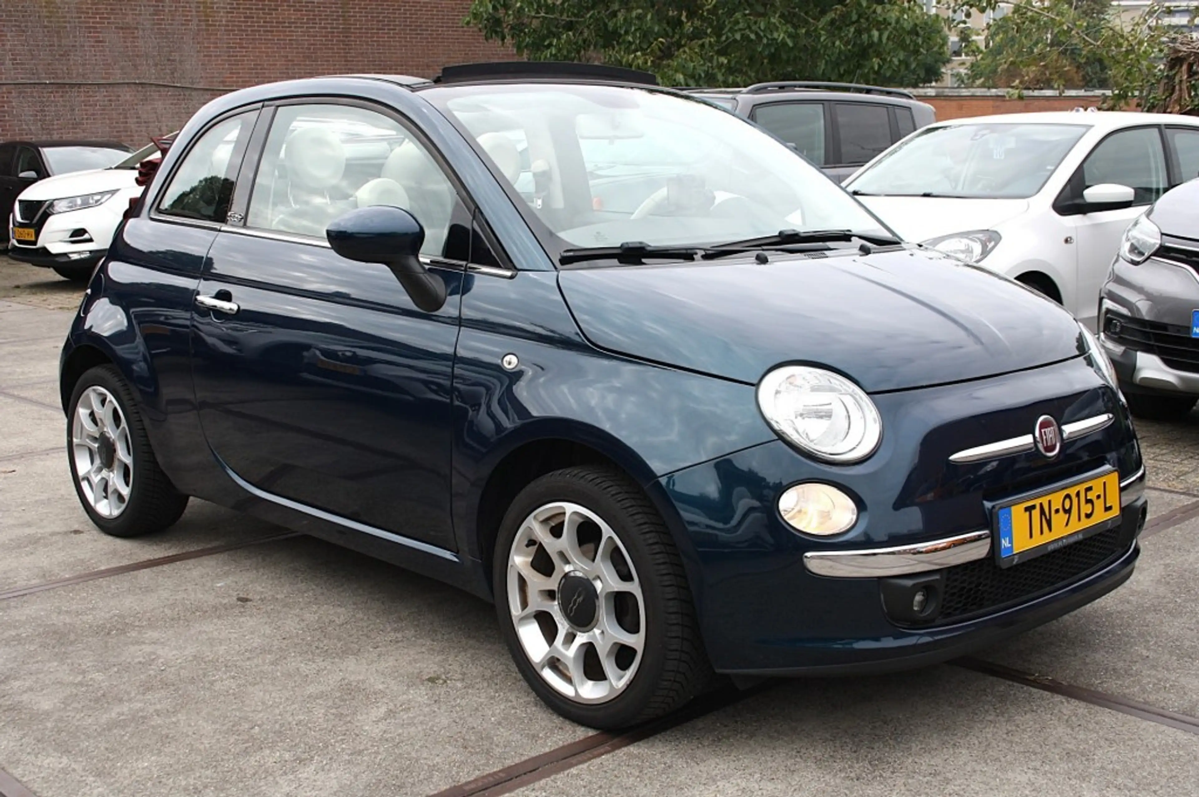 Fiat 500 Cabrio 1.2 Lounge / Airco / PDC — photo 2
