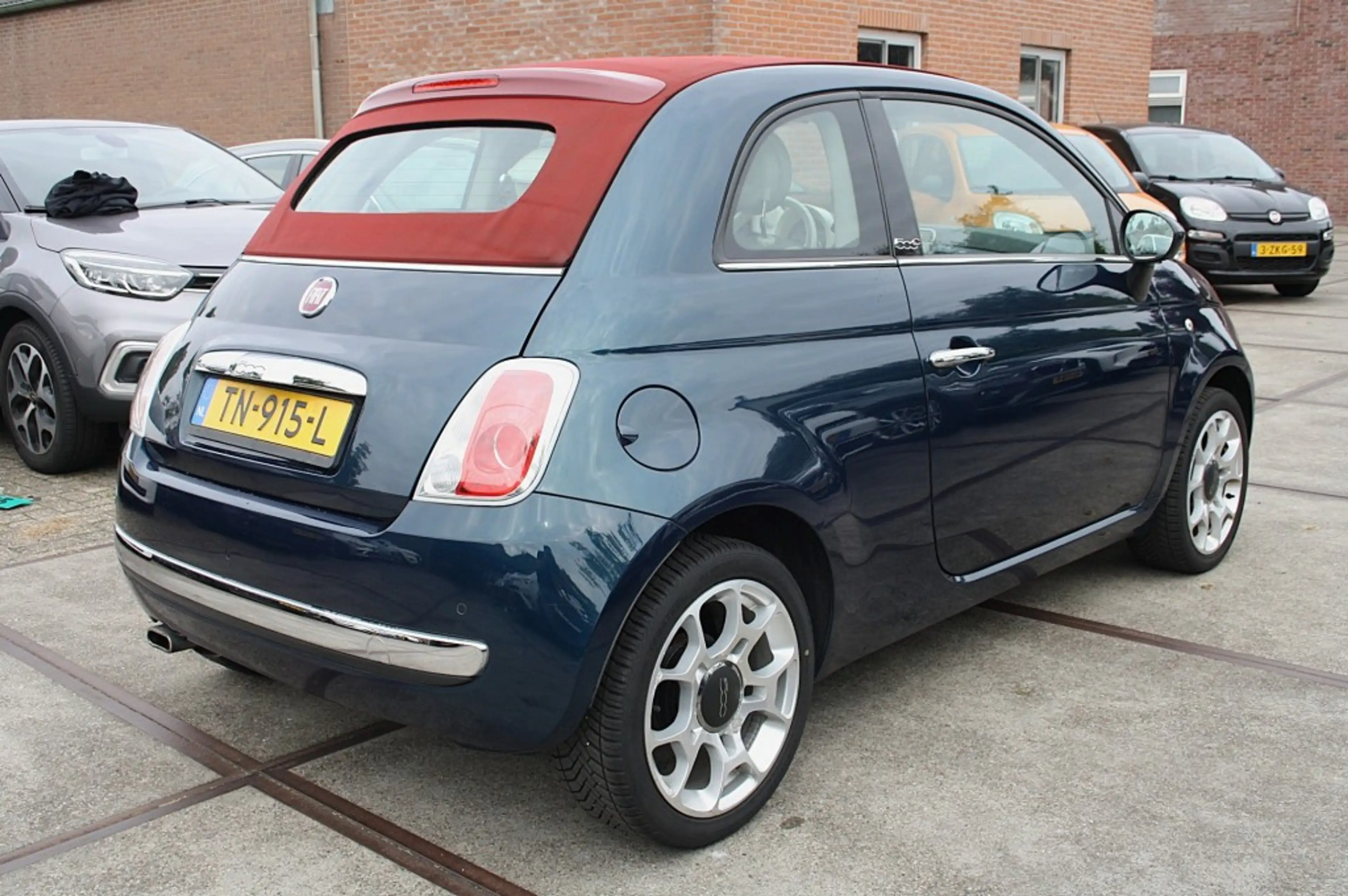 Fiat 500 Cabrio 1.2 Lounge / Airco / PDC — photo 8