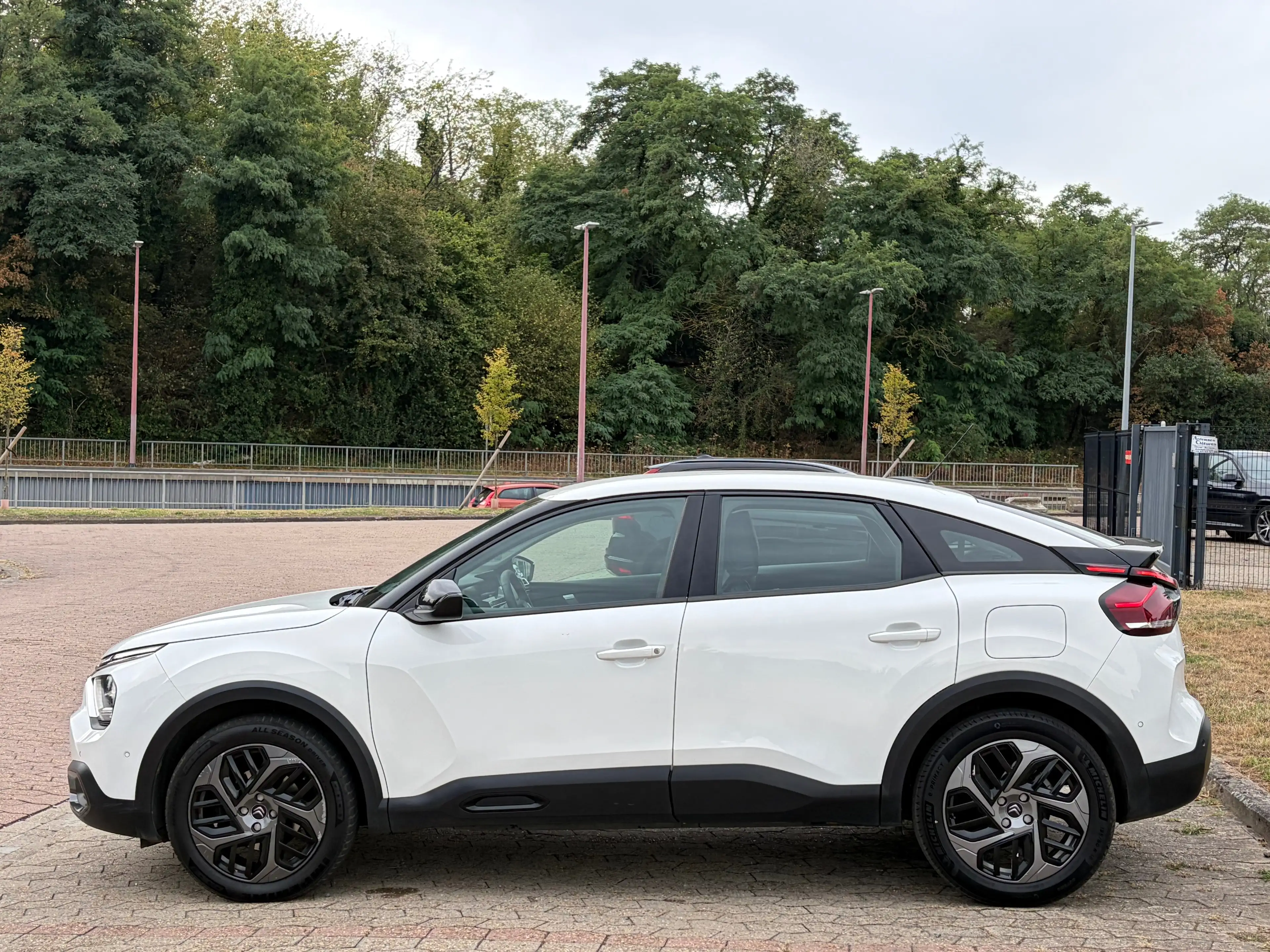 Citroen C4 C4 1.5 BlueHDi Shine S — photo 4