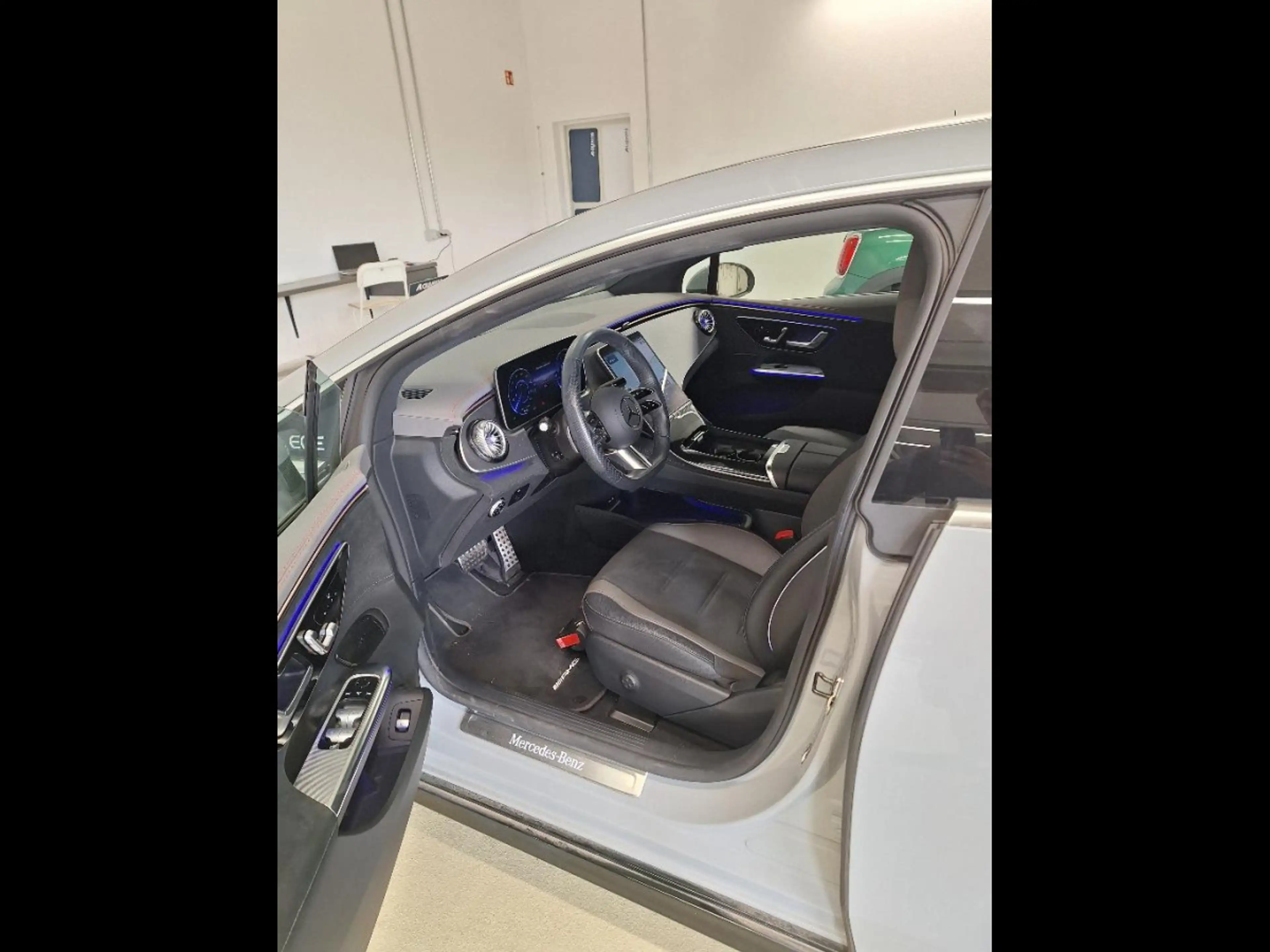 Mercedes-Benz EQE 300 300 AMG LINE AUTO 96 KWH — photo 7