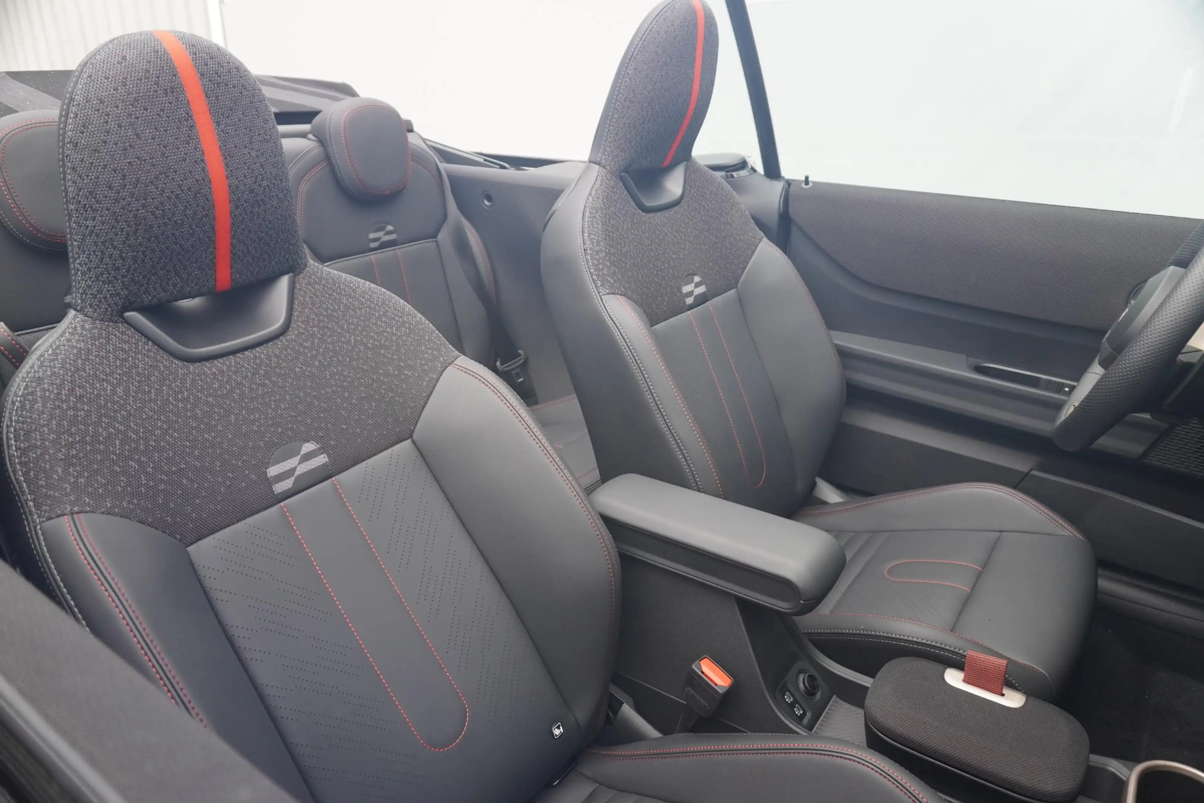MINI Cooper S Cabrio | John Cooper Works uitvoering | Pakket XL | Stoel — photo 12