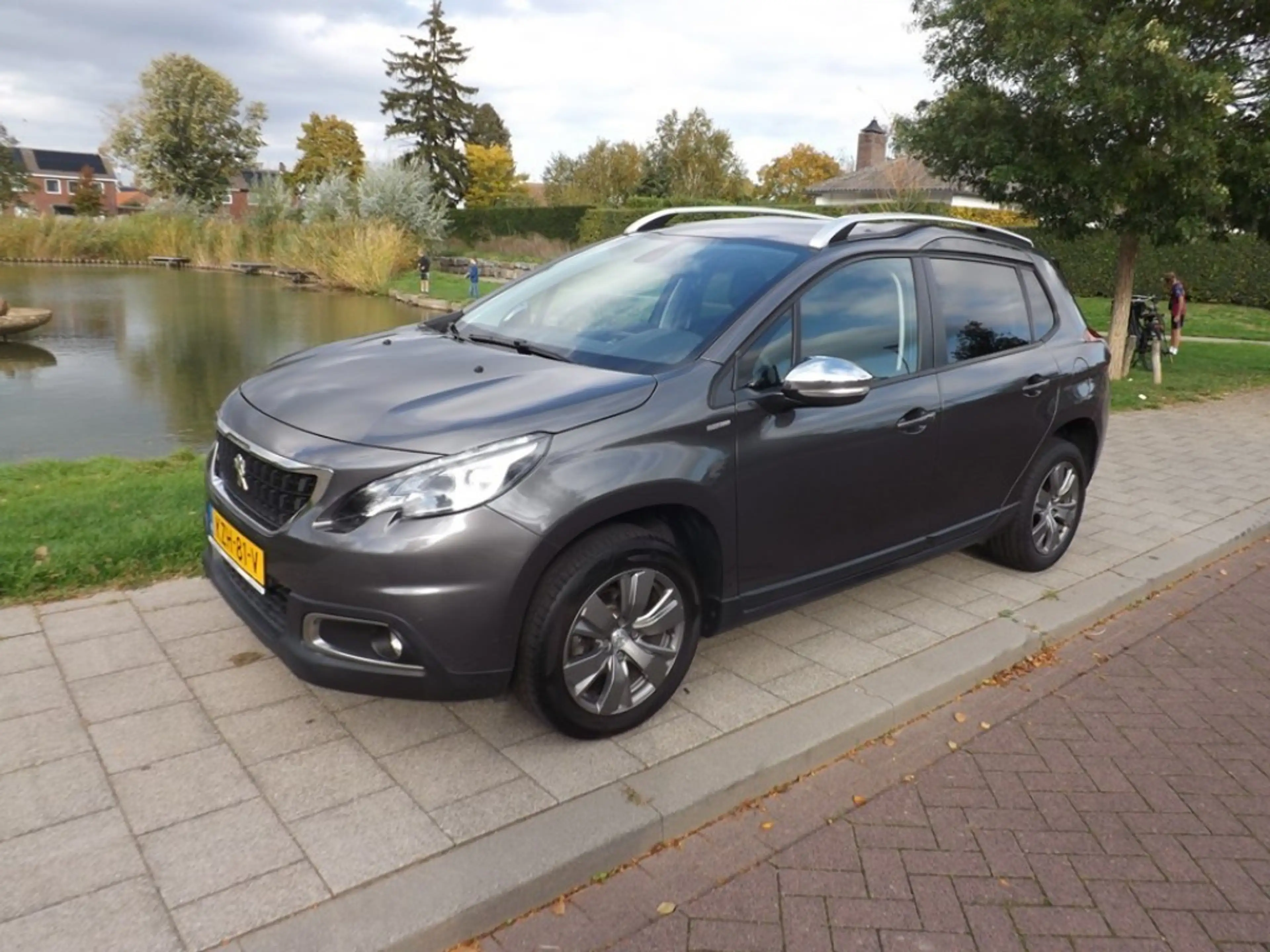 Peugeot 2008 1.2 PURETECH ALLURE