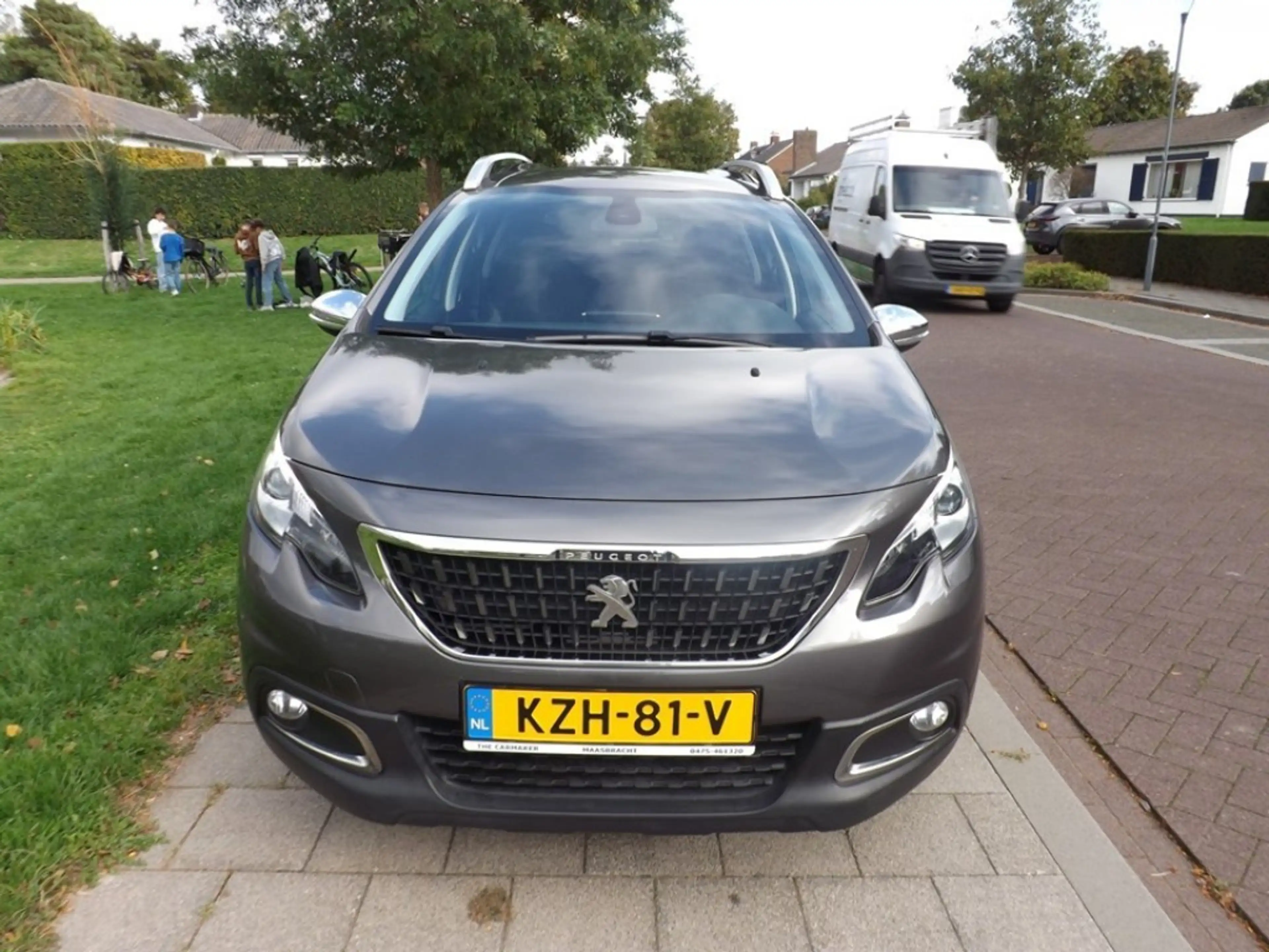Peugeot 2008 1.2 PURETECH ALLURE — photo 2